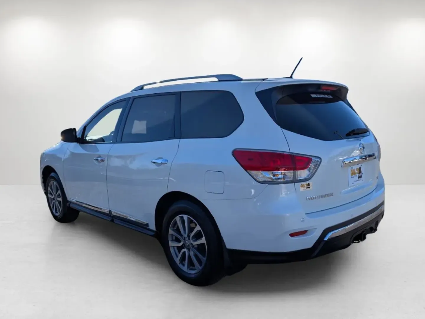 2013 /Almond Nissan Pathfinder SL (5N1AR2MN0DC) with an Other engine, located at 3959 U.S. 80 W, Phenix City, AL, 36870, (334) 297-4885, 32.469296, -85.135185 - **Unleash Adventures with the 2013 Nissan Pathfinder SL at Gils Auto Your Local Buy Here Pay Here Dealership!**<br /> <br /> Are you ready to elevate your family outings or weekend getaways? The 2013 Nissan Pathfinder SL is your ticket to unforgettable adventures, providing comfort, space, and perf - Photo#6