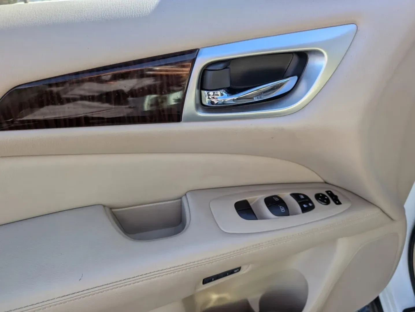 2013 /Almond Nissan Pathfinder SL (5N1AR2MN0DC) with an Other engine, located at 3959 U.S. 80 W, Phenix City, AL, 36870, (334) 297-4885, 32.469296, -85.135185 - **Unleash Adventures with the 2013 Nissan Pathfinder SL at Gils Auto Your Local Buy Here Pay Here Dealership!**<br /> <br /> Are you ready to elevate your family outings or weekend getaways? The 2013 Nissan Pathfinder SL is your ticket to unforgettable adventures, providing comfort, space, and perf - Photo#8