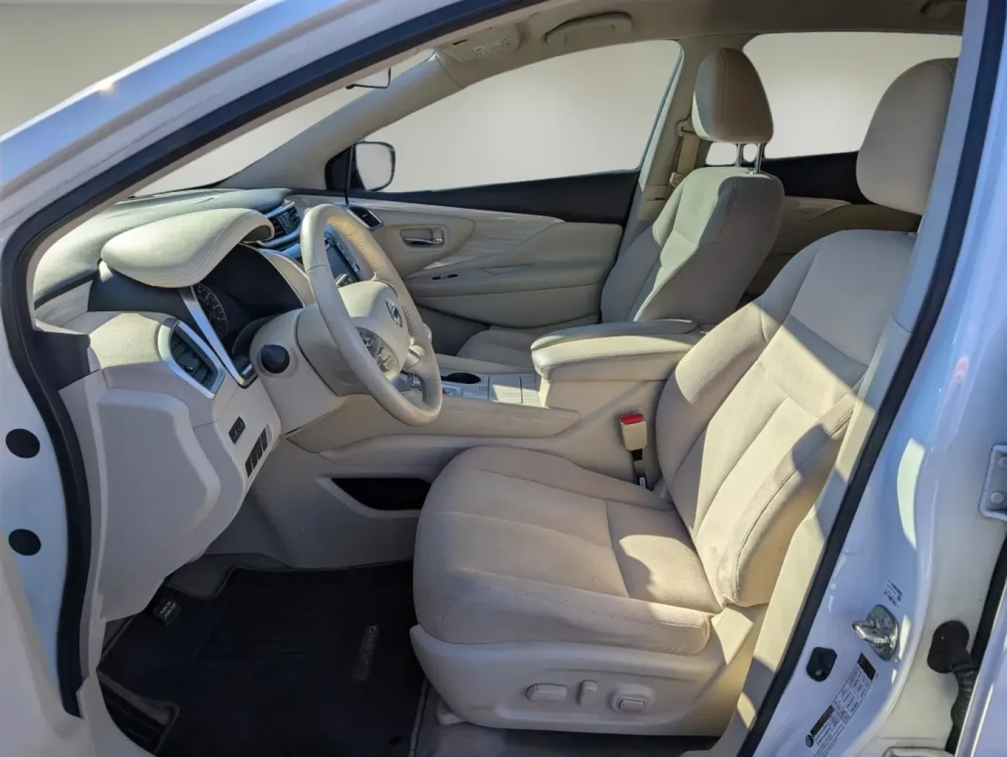 2015 /Beige Nissan Murano SV (5N1AZ2MG7FN) with an Other engine, located at 3959 U.S. 80 W, Phenix City, AL, 36870, (334) 297-4885, 32.469296, -85.135185 - ### Discover Adventure with the 2015 Nissan Murano SV at Gils Auto Phenix City, AL<br /> <br /> For those who crave adventure and versatility in their daily lives, the 2015 Nissan Murano SV is the perfect companion. Whether you're planning a scenic family road trip or need a reliable vehicle for yo - Photo#9