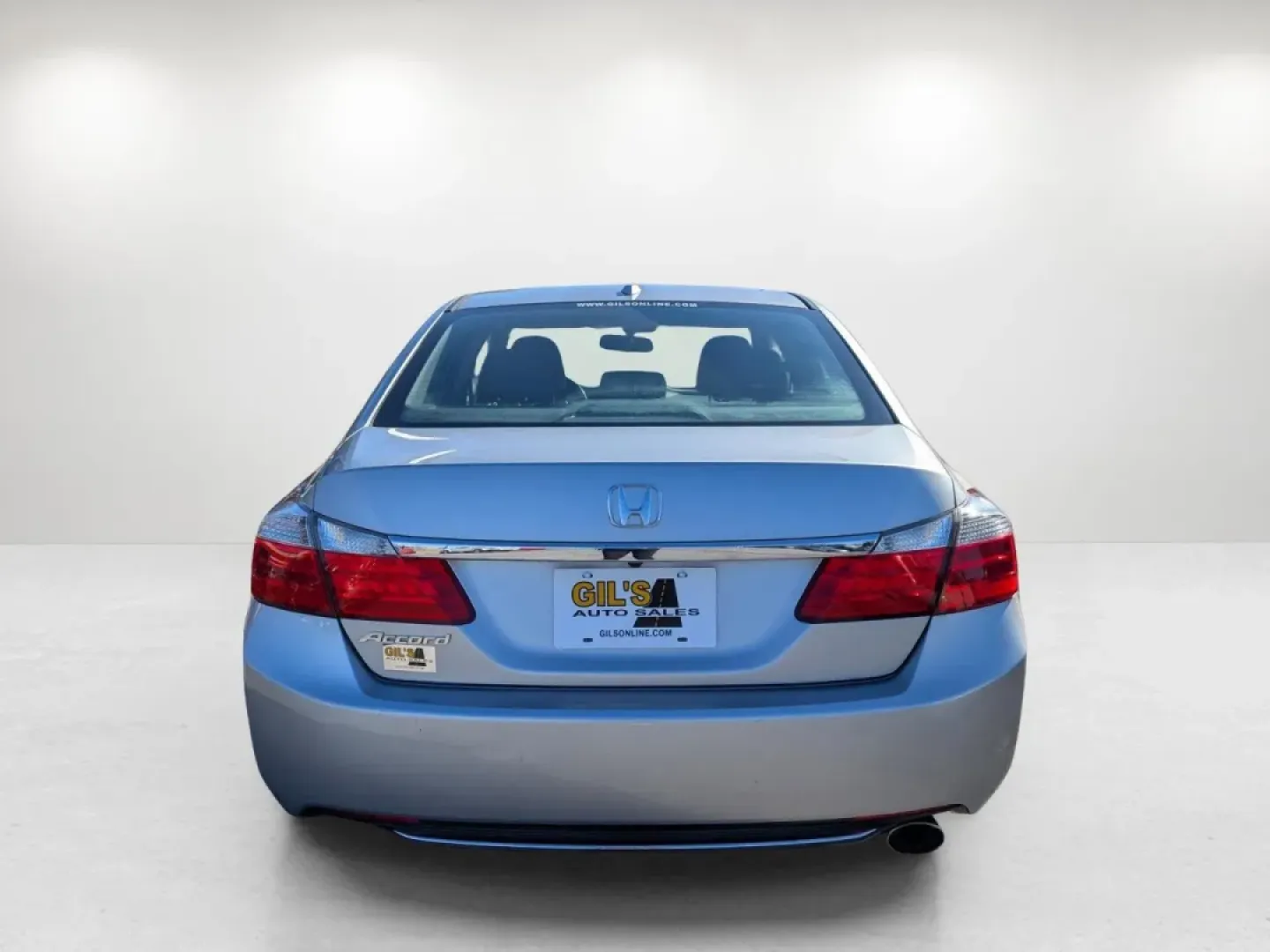 2013 Honda Accord Sdn EX-L (1HGCR2F80DA) with an Other engine, located at 3959 U.S. 80 W, Phenix City, AL, 36870, (334) 297-4885, 32.469296, -85.135185 - **Drive into Adventure with the 2013 Honda Accord EX-L at Gils Auto, Phenix City!**<br /> <br /> Are you ready to elevate your daily commute or family outings with a reliable and stylish vehicle? The 2013 Honda Accord EX-L is designed for those who appreciate comfort, performance, and modern technol - Photo#5