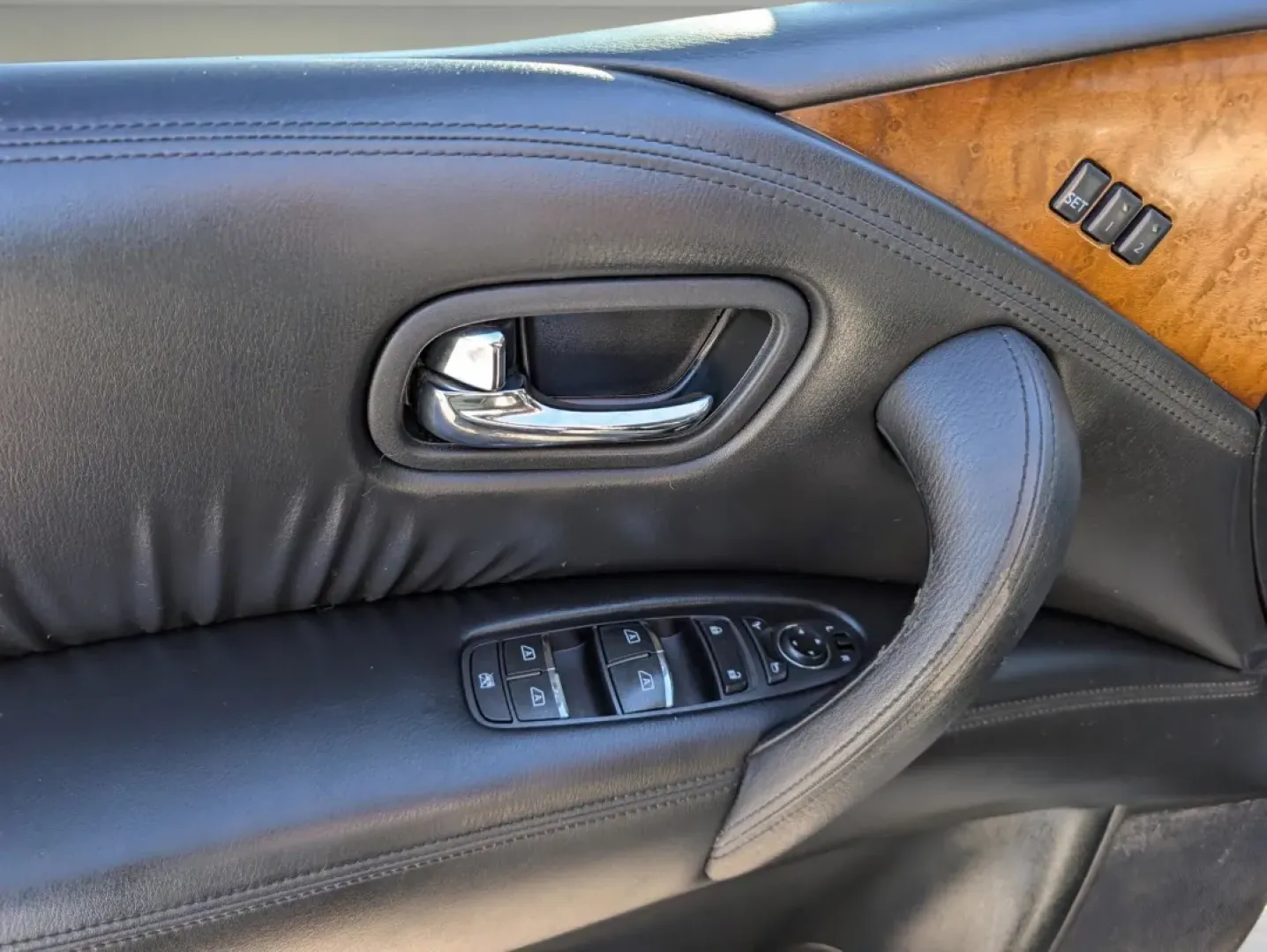 2013 /Graphite Infiniti QX56 (JN8AZ2NFXD9) with an Other engine, located at 3959 U.S. 80 W, Phenix City, AL, 36870, (334) 297-4885, 32.469296, -85.135185 - ### Discover the 2013 Infiniti QX56: Your Family's Ticket to Adventure!<br /> <br /> Ready to elevate your family's road trips and enhance your daily commutes? Look no further than this stunning 2013 Infiniti QX56, available now at Gils Auto in Phenix City, AL. With spacious seating for up to seven, - Photo#8