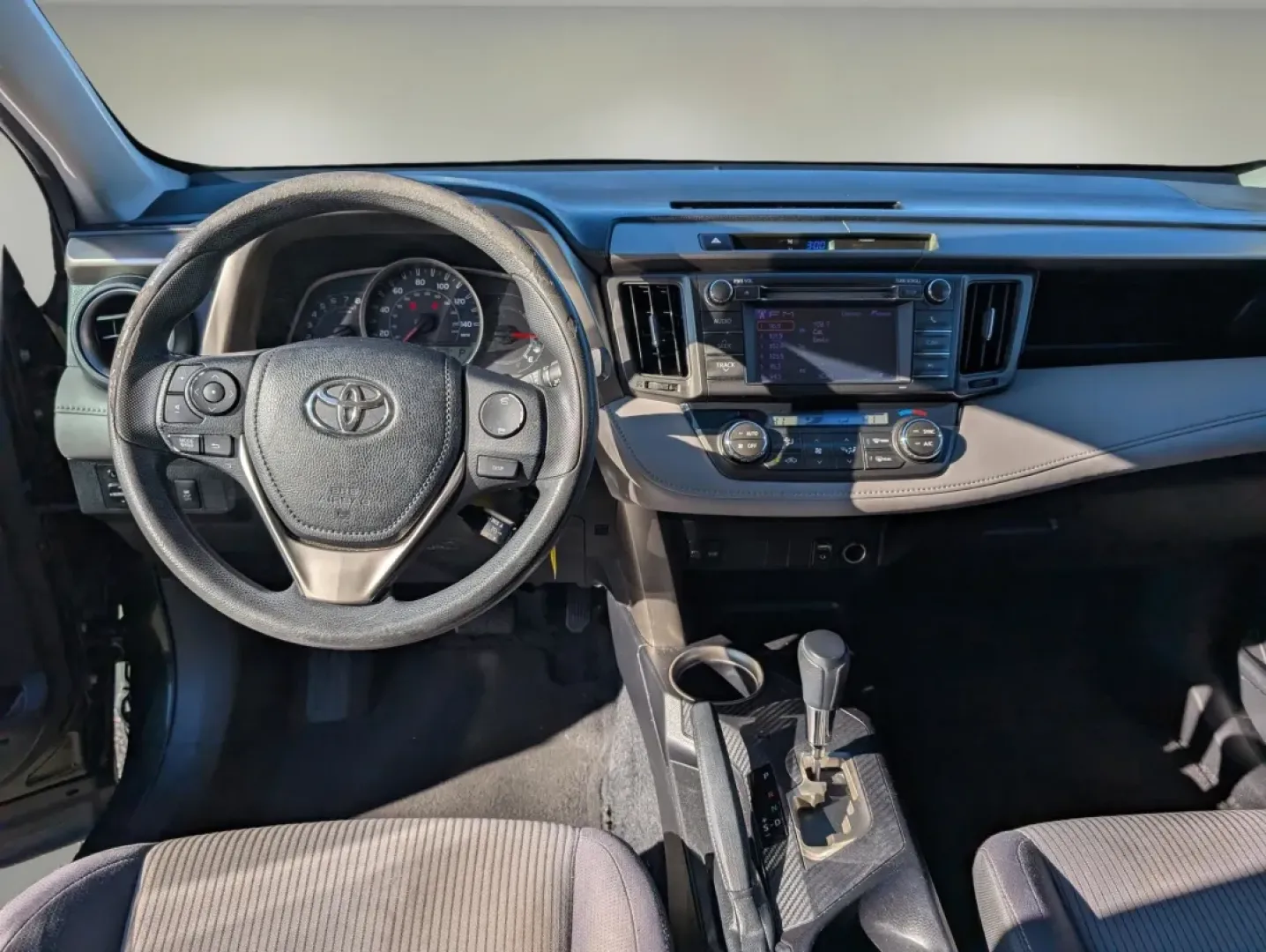 2013 Toyota RAV4 XLE (2T3RFREV3DW) with an Other engine, located at 3959 U.S. 80 W, Phenix City, AL, 36870, (334) 297-4885, 32.469296, -85.135185 - **Discover Adventure and Comfort in the 2013 Toyota RAV4 XLE at Gils Auto!**<br /> <br /> Are you on the hunt for a vehicle that can seamlessly transition from weekday commutes to weekend adventures? Look no further! The 2013 Toyota RAV4 XLE is the perfect SUV for those who crave versatility and rel - Photo#11