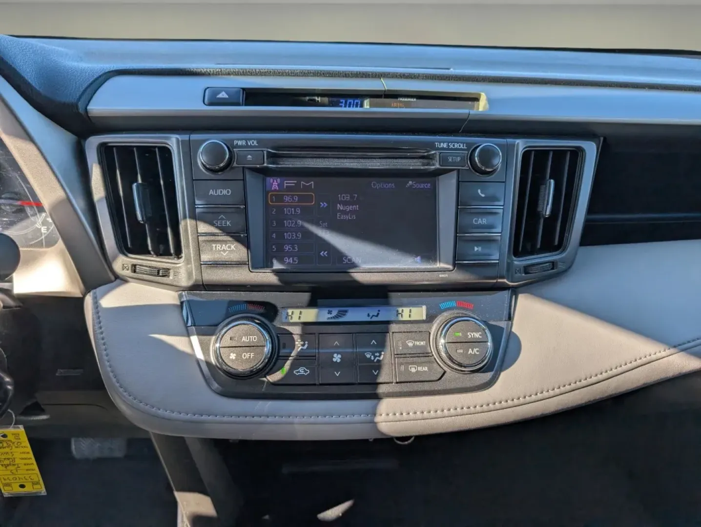 2013 Toyota RAV4 XLE (2T3RFREV3DW) with an Other engine, located at 3959 U.S. 80 W, Phenix City, AL, 36870, (334) 297-4885, 32.469296, -85.135185 - **Discover Adventure and Comfort in the 2013 Toyota RAV4 XLE at Gils Auto!**<br /> <br /> Are you on the hunt for a vehicle that can seamlessly transition from weekday commutes to weekend adventures? Look no further! The 2013 Toyota RAV4 XLE is the perfect SUV for those who crave versatility and rel - Photo#14