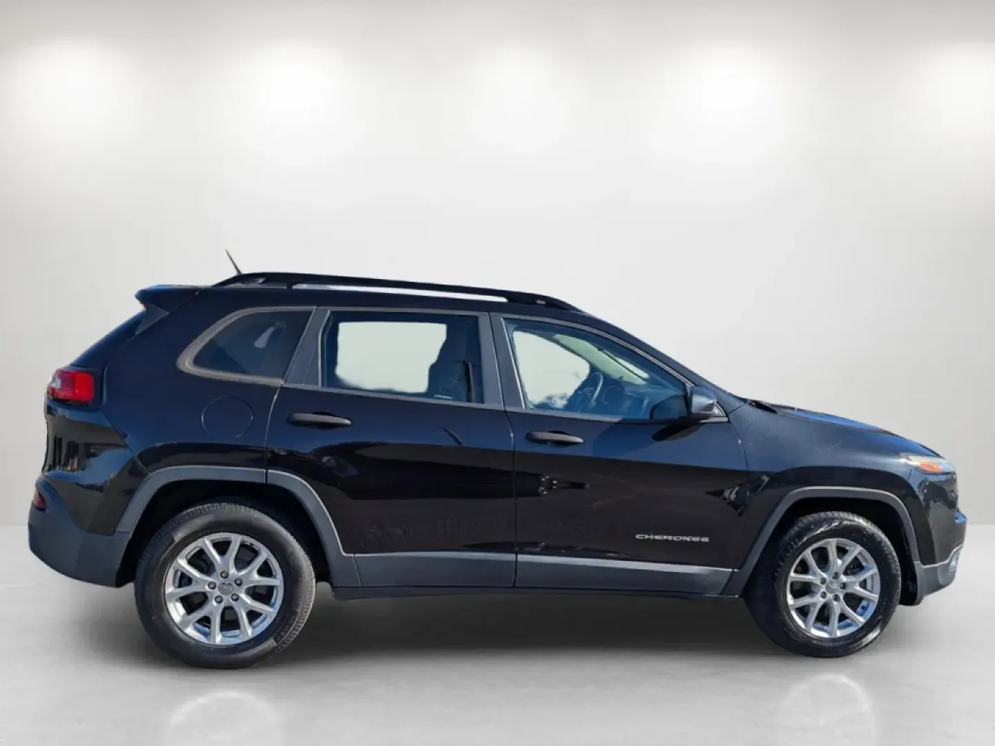 2015 /Lt Frost Beige/Black Jeep Cherokee Sport (1C4PJMAB3FW) with an Other engine, located at 3959 U.S. 80 W, Phenix City, AL, 36870, (334) 297-4885, 32.469296, -85.135185 - **Unleash Your Adventurous Spirit with the 2015 Jeep Cherokee Sport at Gils Auto!**<br /> <br /> Are you ready to take your driving experience to the next level? If you're an adventure seeker or need a reliable vehicle for your daily commute, the 2015 Jeep Cherokee Sport is the perfect match for you - Photo#3