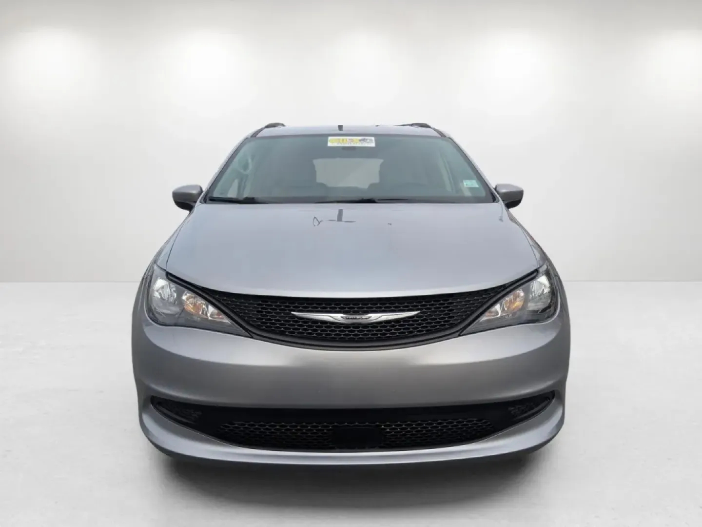 2021 /Black/Alloy Chrysler Voyager LXI (2C4RC1DG0MR) with an Other engine, located at 1430 Gateway Drive, Opelika, AL, 36801, (334) 239-0944, 32.637871, -85.409790 - Step into a world of convenience and comfort with the 2021 Chrysler Voyager LXI, the ideal minivan for busy families and adventurous weekend warriors alike. Whether you're shuttling the kids to school, embarking on a family road trip, or simply enjoying a night out in Phenix City, this spacious and - Photo#1