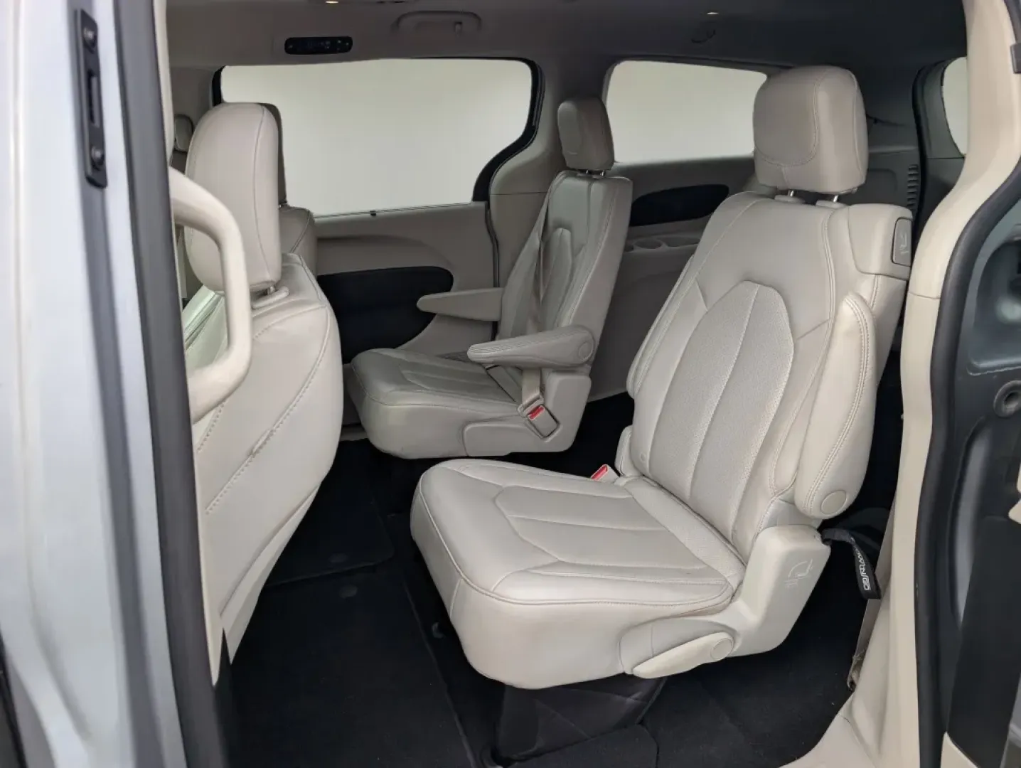 2021 /Black/Alloy Chrysler Voyager LXI (2C4RC1DG0MR) with an Other engine, located at 1430 Gateway Drive, Opelika, AL, 36801, (334) 239-0944, 32.637871, -85.409790 - Step into a world of convenience and comfort with the 2021 Chrysler Voyager LXI, the ideal minivan for busy families and adventurous weekend warriors alike. Whether you're shuttling the kids to school, embarking on a family road trip, or simply enjoying a night out in Phenix City, this spacious and - Photo#10