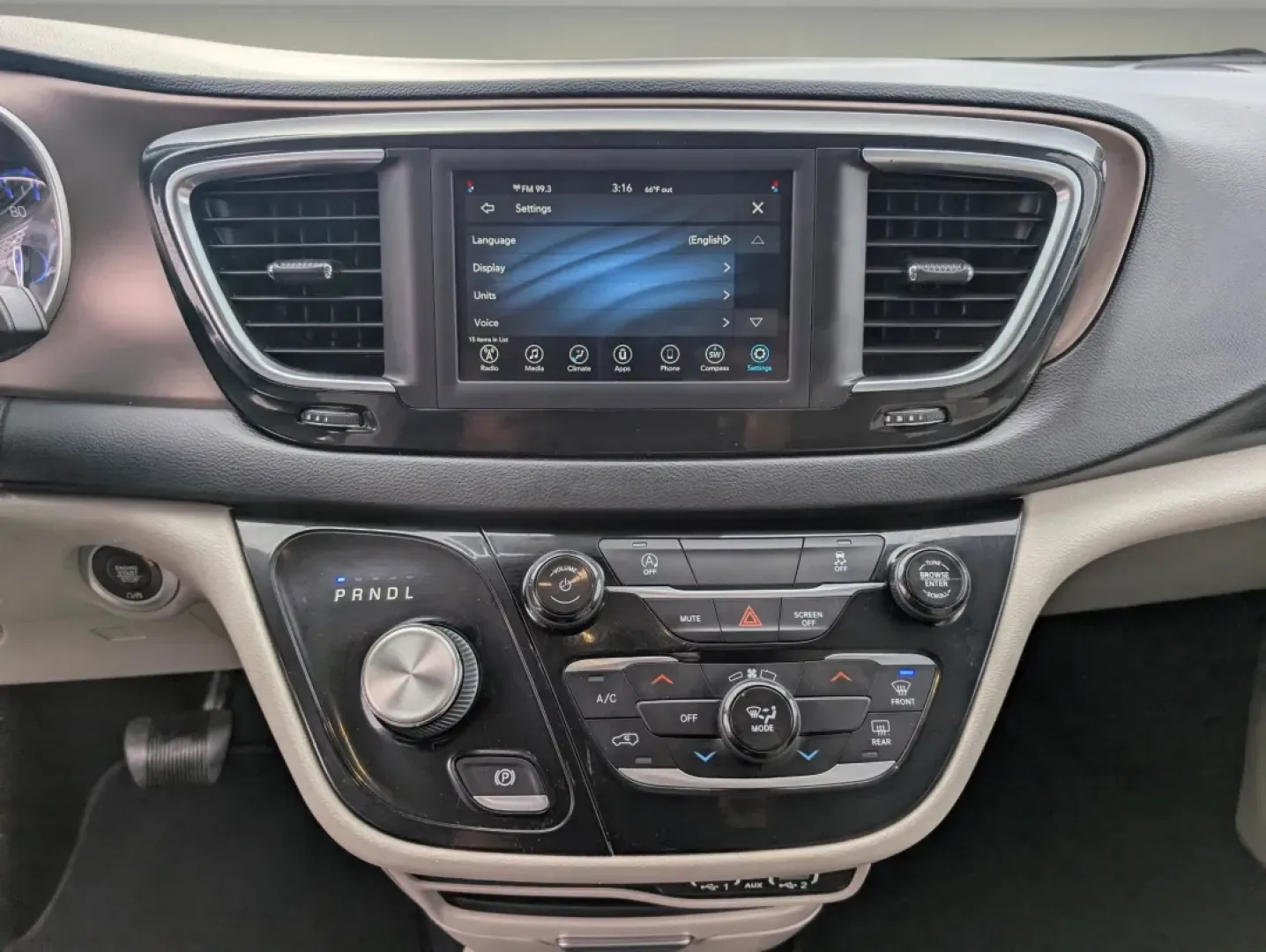 2021 /Black/Alloy Chrysler Voyager LXI (2C4RC1DG0MR) with an Other engine, located at 1430 Gateway Drive, Opelika, AL, 36801, (334) 239-0944, 32.637871, -85.409790 - Step into a world of convenience and comfort with the 2021 Chrysler Voyager LXI, the ideal minivan for busy families and adventurous weekend warriors alike. Whether you're shuttling the kids to school, embarking on a family road trip, or simply enjoying a night out in Phenix City, this spacious and - Photo#15