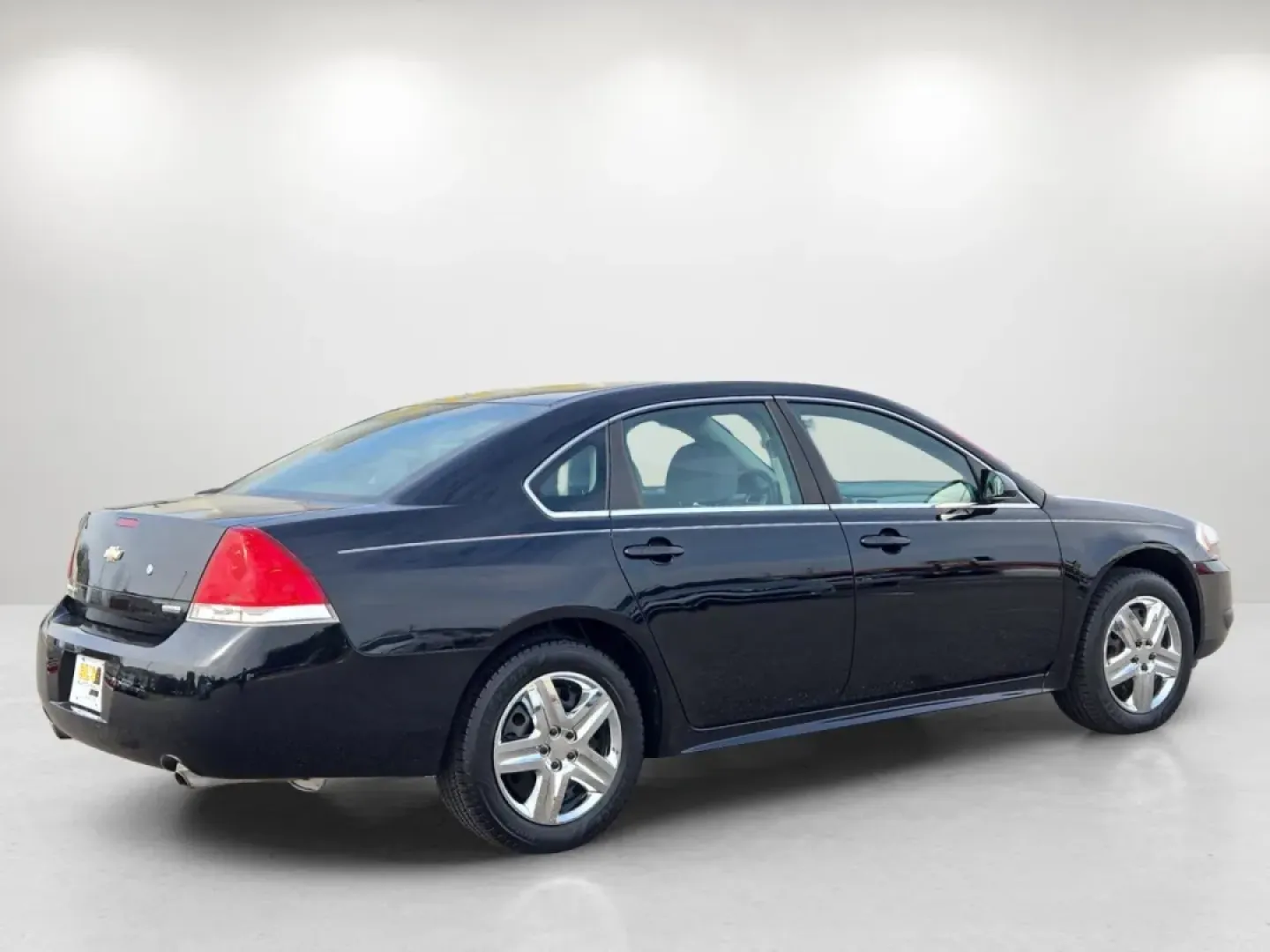 2016 /Ebony Chevrolet Impala Limited Police Police (2G1WD5E36G1) with an Other engine, located at 5115 14th Ave., Columbus, GA, 31904, (706) 323-0345, 32.511494, -84.971046 - **Drive with Confidence and Style in a 2016 Chevrolet Impala Limited Police Perfect for Your Daily Commute!**<br /> <br /> Are you in search of a reliable, stylish sedan that can handle your daily drive and weekend adventures? Look no further than the 2016 Chevrolet Impala Limited Police at Gils Au - Photo#5