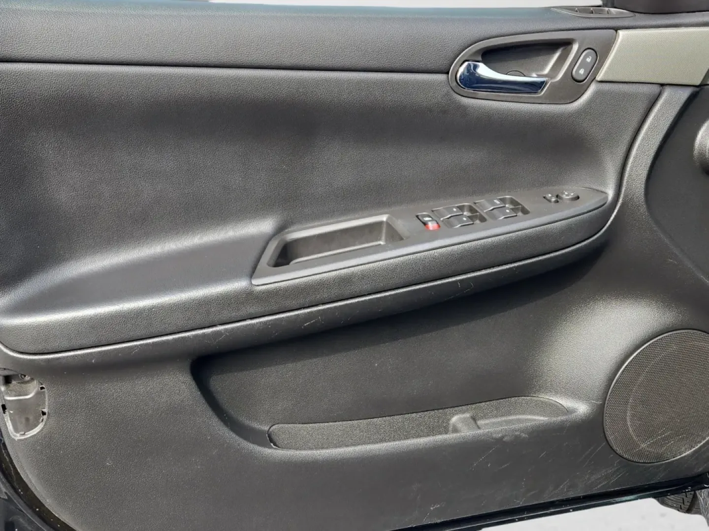 2016 /Ebony Chevrolet Impala Limited Police Police (2G1WD5E36G1) with an Other engine, located at 5115 14th Ave., Columbus, GA, 31904, (706) 323-0345, 32.511494, -84.971046 - **Drive with Confidence and Style in a 2016 Chevrolet Impala Limited Police Perfect for Your Daily Commute!**<br /> <br /> Are you in search of a reliable, stylish sedan that can handle your daily drive and weekend adventures? Look no further than the 2016 Chevrolet Impala Limited Police at Gils Au - Photo#9