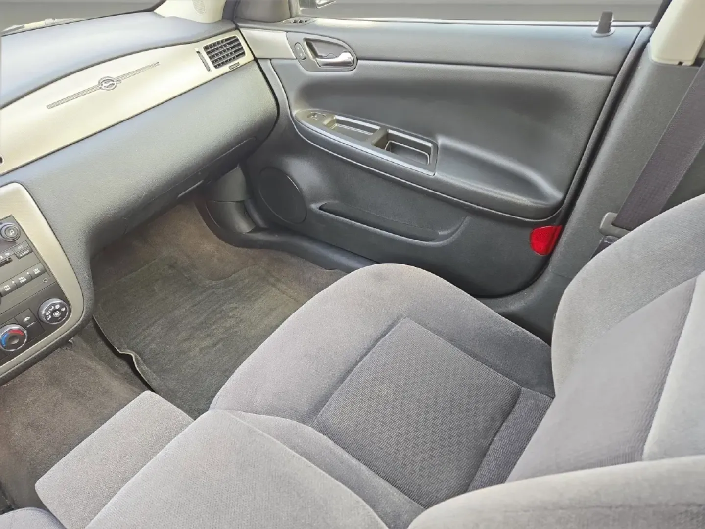 2016 /Ebony Chevrolet Impala Limited Police Police (2G1WD5E36G1) with an Other engine, located at 5115 14th Ave., Columbus, GA, 31904, (706) 323-0345, 32.511494, -84.971046 - **Drive with Confidence and Style in a 2016 Chevrolet Impala Limited Police Perfect for Your Daily Commute!**<br /> <br /> Are you in search of a reliable, stylish sedan that can handle your daily drive and weekend adventures? Look no further than the 2016 Chevrolet Impala Limited Police at Gils Au - Photo#14