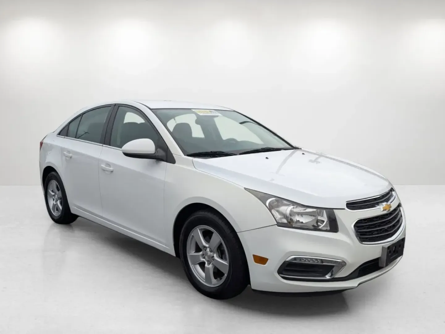 2015 /Brownstone Chevrolet Cruze LT (1G1PC5SB1F7) with an Other engine, located at 7000 Northlake Connector, Columbus, GA, 31904, (706) 987-8085, 32.524975, -84.978134 - **Discover Your Ideal Commuter Companion: 2015 Chevrolet Cruze LT at Gils Auto!**<br /> <br /> Are you searching for a reliable and stylish vehicle that perfectly fits your busy lifestyle? Look no further than the 2015 Chevrolet Cruze LT, available now at Gils Auto in Phenix City, AL. This sedan is - Photo#2