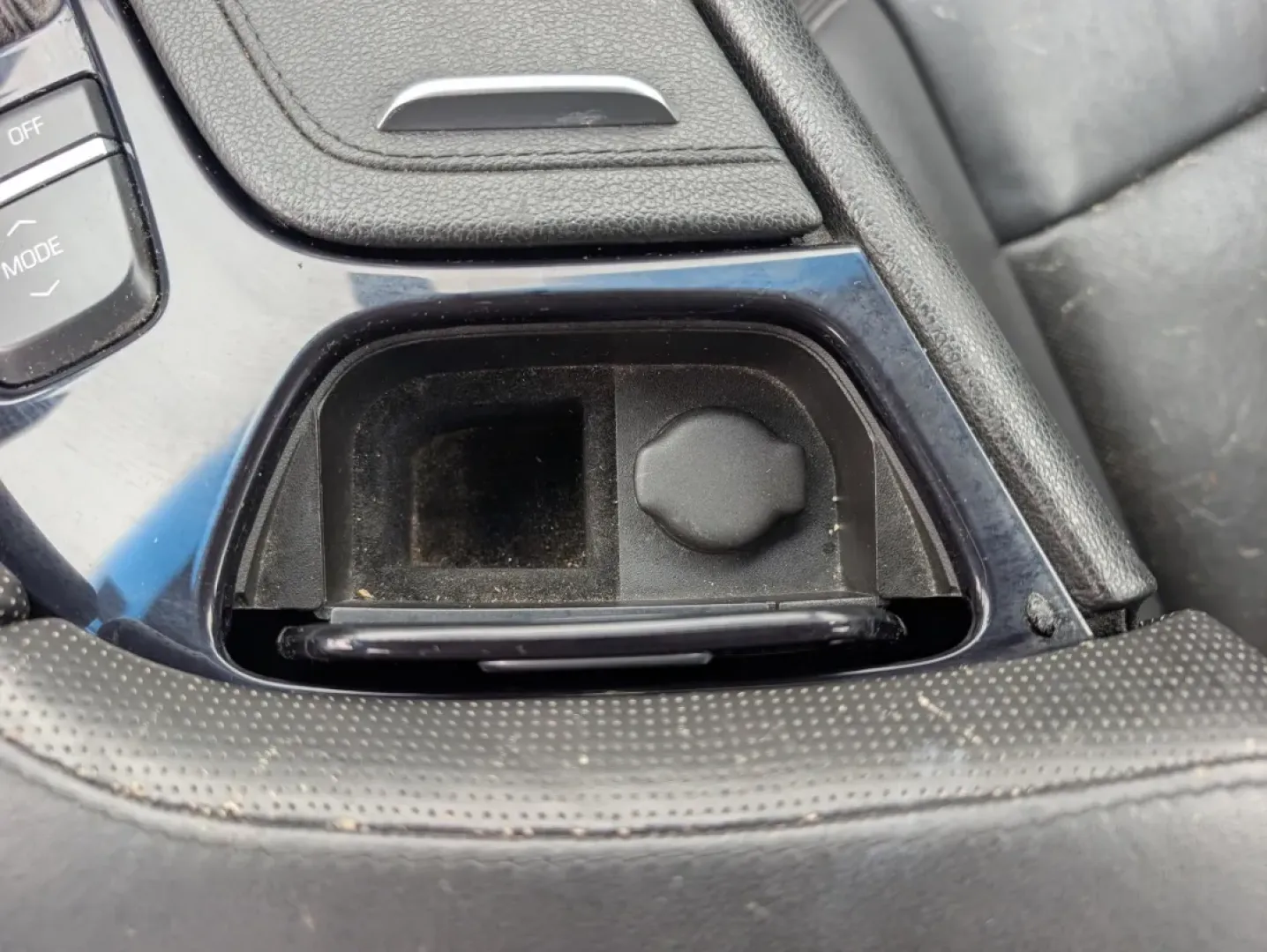 2015 Cadillac CTS Sedan AWD (1G6AW5SX6F0) with an Other engine, located at 7000 Northlake Connector, Columbus, GA, 31904, (706) 987-8085, 32.524975, -84.978134 - Experience the perfect blend of luxury and performance with the 2015 Cadillac CTS Sedan, available now at Gils Auto in Phenix City, AL. Whether you're commuting to work, running errands, or planning a weekend getaway, this vehicle is designed to elevate your driving experience. With its sleek tan ex - Photo#12