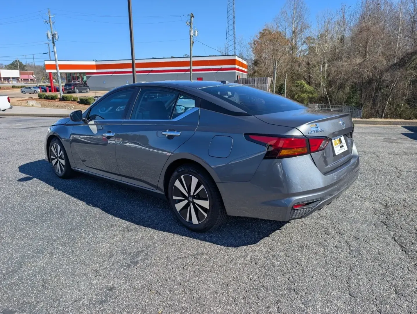 2021 /Charcoal Nissan Altima 2.5 SV (1N4BL4DV7MN) with an Other engine, located at 3959 U.S. 80 W, Phenix City, AL, 36870, (334) 297-4885, 32.469296, -85.135185 - **Discover Your Next Adventure with the 2021 Nissan Altima at Gils Auto - Phenix City!** <br /> <br /> Are you in search of a reliable vehicle that effortlessly combines style, comfort, and the latest technology? Look no further than the 2021 Nissan Altima 2.5 SV! This sleek sedan is perfect for gro - Photo#6