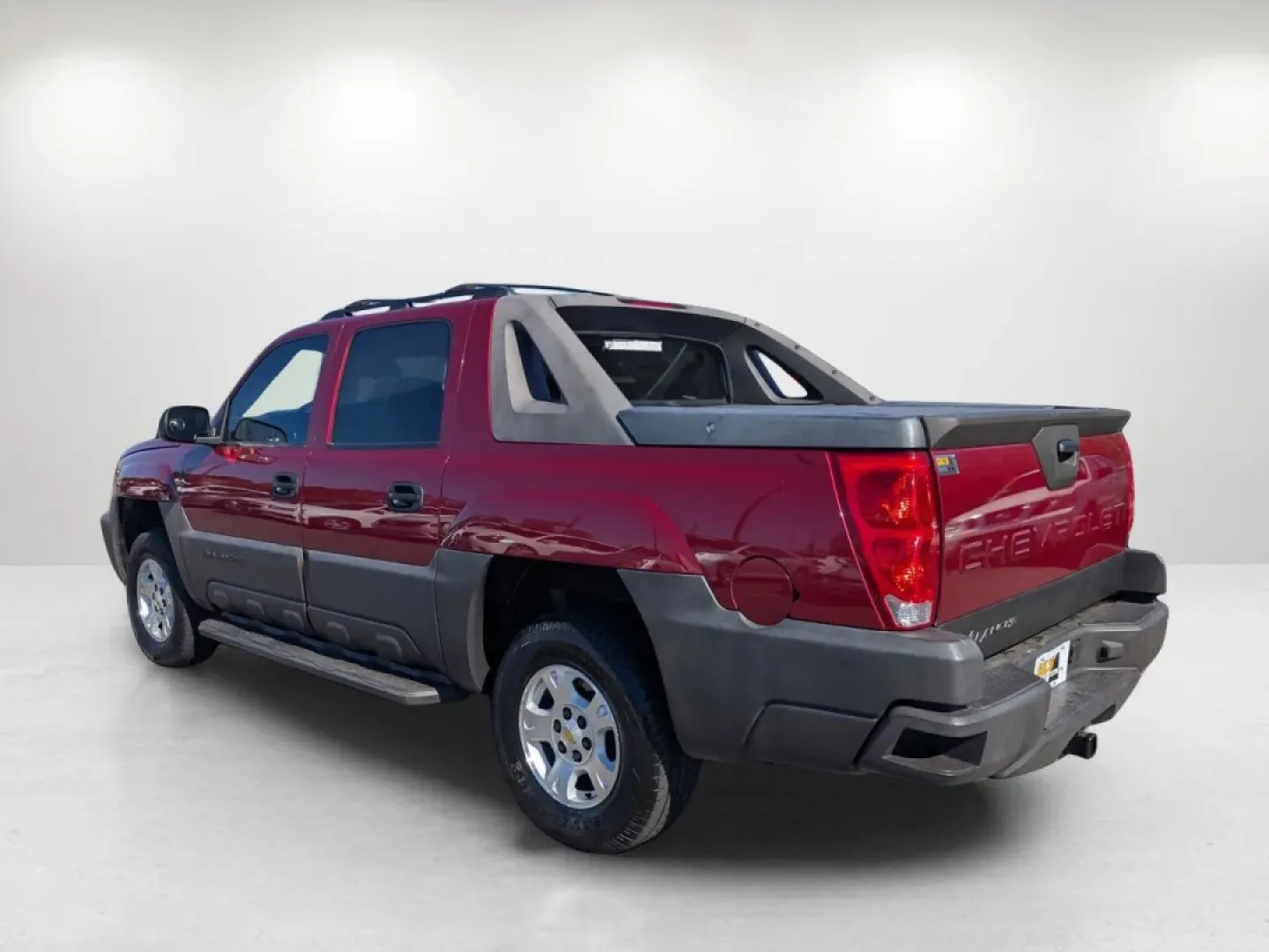 2006 /Tan/Neutral Chevrolet Avalanche Z66 (3GNEC12Z66G) with an Other engine, located at 521 Old Farm Lane Rd, Prattville, AL, 36066, (334) 325-1505, 32.482460, -86.416367 - **Unleash Your Adventurous Spirit with the 2006 Chevrolet Avalanche Z66!** <br /> <br /> If you're looking for a versatile vehicle that fits seamlessly into your active lifestyle, look no further than the 2006 Chevrolet Avalanche Z66! This bold crew cab pickup, featuring a stunning Sport Red Metalli - Photo#6