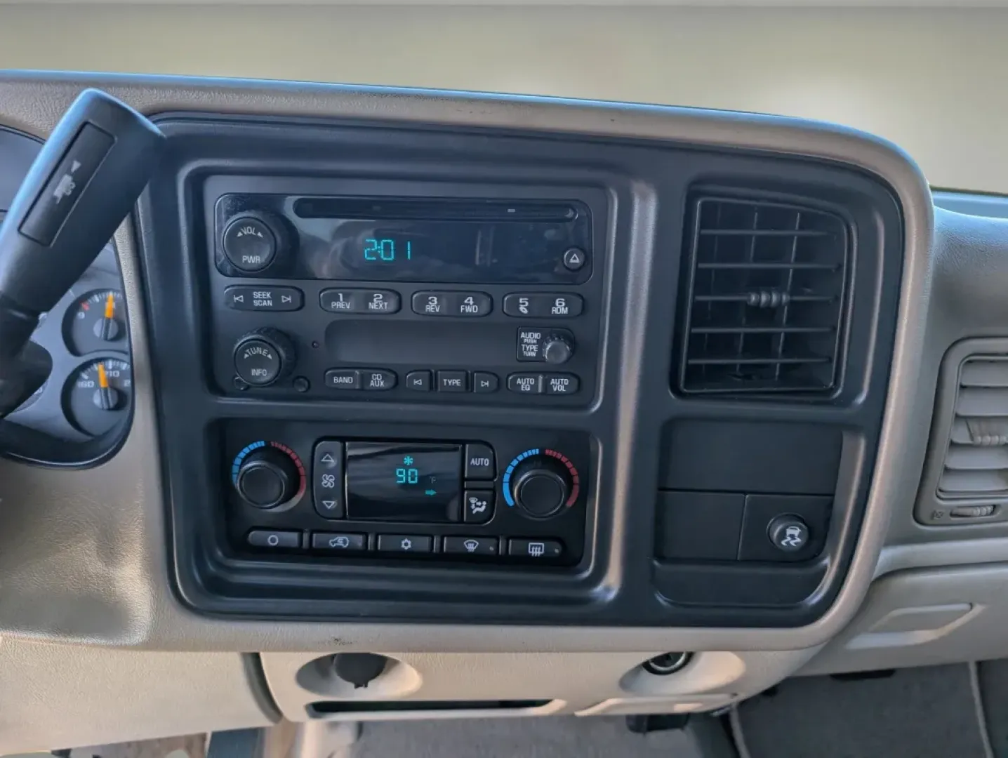 2006 /Tan/Neutral Chevrolet Avalanche Z66 (3GNEC12Z66G) with an Other engine, located at 521 Old Farm Lane Rd, Prattville, AL, 36066, (334) 325-1505, 32.482460, -86.416367 - **Unleash Your Adventurous Spirit with the 2006 Chevrolet Avalanche Z66!** <br /> <br /> If you're looking for a versatile vehicle that fits seamlessly into your active lifestyle, look no further than the 2006 Chevrolet Avalanche Z66! This bold crew cab pickup, featuring a stunning Sport Red Metalli - Photo#14