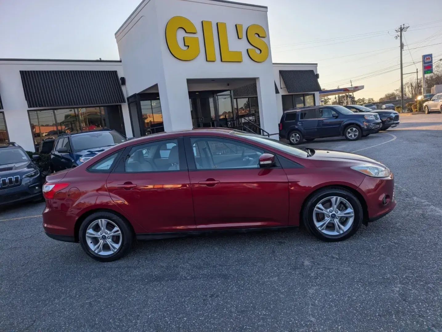 2014 Ford Focus SE (1FADP3F29EL) with an Other engine, located at 3959 U.S. 80 W, Phenix City, AL, 36870, (334) 297-4885, 32.469296, -85.135185 - **Discover Your Next Adventure with the 2014 Ford Focus SE at Gils Auto - Phenix City!**<br /> <br /> Are you in search of a reliable and stylish sedan that fits seamlessly into both your daily routine and weekend adventures? Look no further! The 2014 Ford Focus SE, available now at Gils Auto in Phe - Photo#3