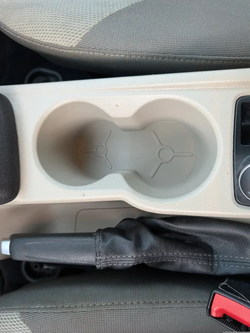 2014 Ford Focus SE (1FADP3F29EL) with an Other engine, located at 3959 U.S. 80 W, Phenix City, AL, 36870, (334) 297-4885, 32.469296, -85.135185 - **Discover Your Next Adventure with the 2014 Ford Focus SE at Gils Auto - Phenix City!**<br /> <br /> Are you in search of a reliable and stylish sedan that fits seamlessly into both your daily routine and weekend adventures? Look no further! The 2014 Ford Focus SE, available now at Gils Auto in Phe - Photo#12