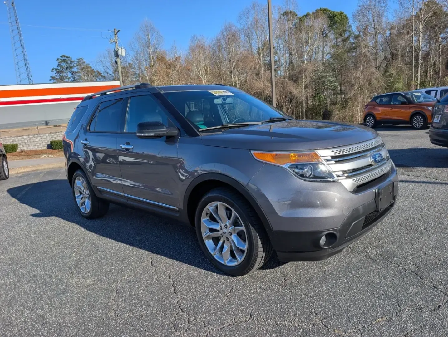 2013 Ford Explorer XLT (1FM5K8D88DG) with an Other engine, located at 3959 U.S. 80 W, Phenix City, AL, 36870, (334) 297-4885, 32.469296, -85.135185 - **Experience Adventure with the 2013 Ford Explorer XLT at Gils Auto - Phenix City!**<br /> <br /> Are you ready to elevate your lifestyle with a vehicle that combines space, comfort, and adventure? The 2013 Ford Explorer XLT is perfect for growing families or anyone who loves hitting the open road f - Photo#2