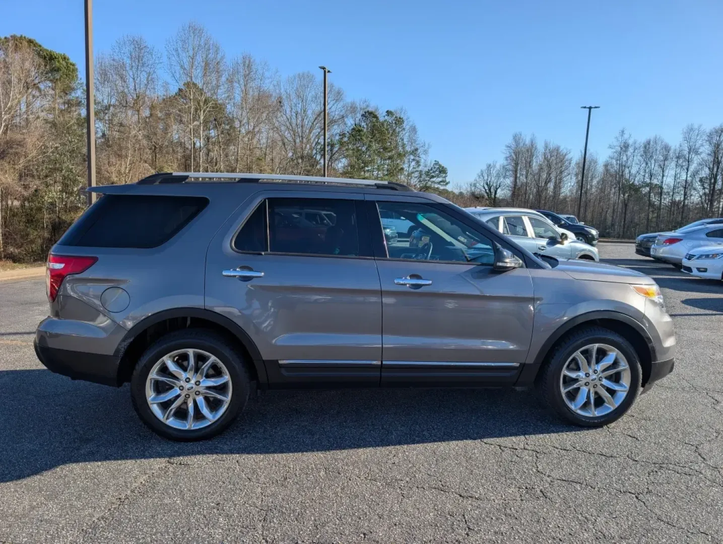 2013 Ford Explorer XLT (1FM5K8D88DG) with an Other engine, located at 3959 U.S. 80 W, Phenix City, AL, 36870, (334) 297-4885, 32.469296, -85.135185 - **Experience Adventure with the 2013 Ford Explorer XLT at Gils Auto - Phenix City!**<br /> <br /> Are you ready to elevate your lifestyle with a vehicle that combines space, comfort, and adventure? The 2013 Ford Explorer XLT is perfect for growing families or anyone who loves hitting the open road f - Photo#3