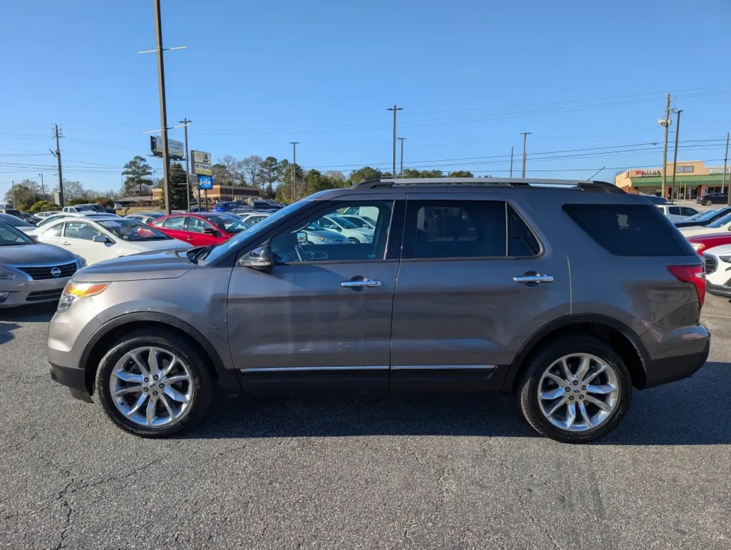 2013 Ford Explorer XLT (1FM5K8D88DG) with an Other engine, located at 3959 U.S. 80 W, Phenix City, AL, 36870, (334) 297-4885, 32.469296, -85.135185 - **Experience Adventure with the 2013 Ford Explorer XLT at Gils Auto - Phenix City!**<br /> <br /> Are you ready to elevate your lifestyle with a vehicle that combines space, comfort, and adventure? The 2013 Ford Explorer XLT is perfect for growing families or anyone who loves hitting the open road f - Photo#7