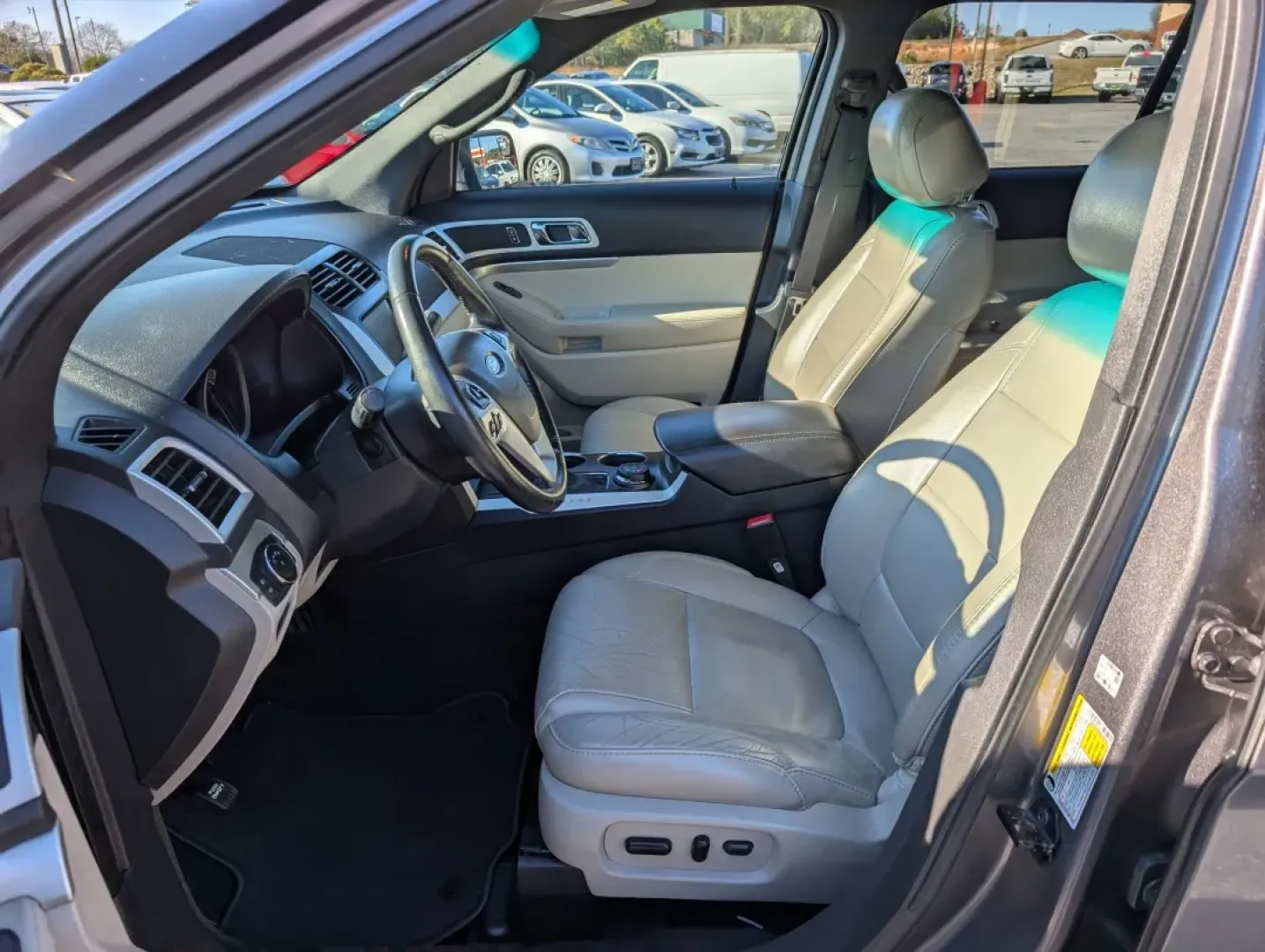 2013 Ford Explorer XLT (1FM5K8D88DG) with an Other engine, located at 3959 U.S. 80 W, Phenix City, AL, 36870, (334) 297-4885, 32.469296, -85.135185 - **Experience Adventure with the 2013 Ford Explorer XLT at Gils Auto - Phenix City!**<br /> <br /> Are you ready to elevate your lifestyle with a vehicle that combines space, comfort, and adventure? The 2013 Ford Explorer XLT is perfect for growing families or anyone who loves hitting the open road f - Photo#9