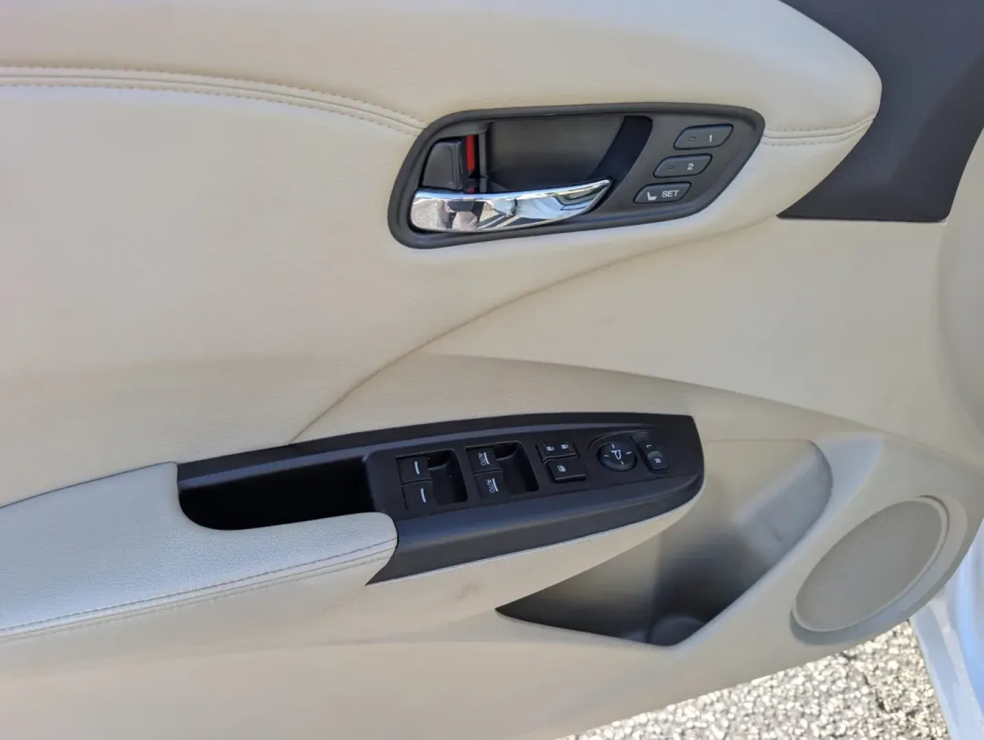 2014 Acura RDX (5J8TB3H34EL) with an Other engine, located at 3959 U.S. 80 W, Phenix City, AL, 36870, (334) 297-4885, 32.469296, -85.135185 - Are you in search of a reliable vehicle that can seamlessly enhance your daily commute while providing the comfort and style you deserve? Look no further! At Gils Auto in Phenix City, AL, we are thrilled to present a stunning 2014 Acura RDX that perfectly combines luxury, versatility, and practicali - Photo#8