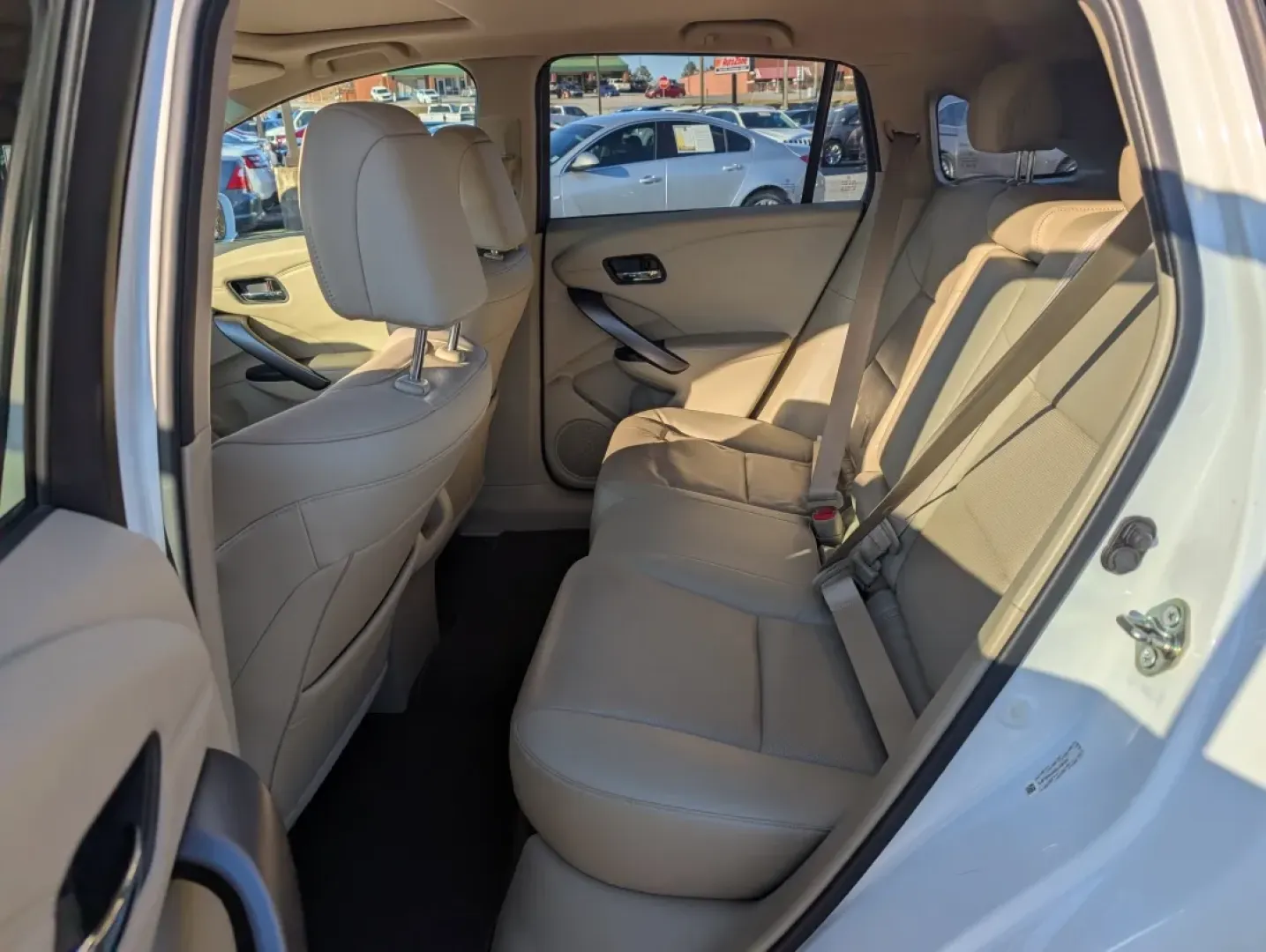 2014 Acura RDX (5J8TB3H34EL) with an Other engine, located at 3959 U.S. 80 W, Phenix City, AL, 36870, (334) 297-4885, 32.469296, -85.135185 - Are you in search of a reliable vehicle that can seamlessly enhance your daily commute while providing the comfort and style you deserve? Look no further! At Gils Auto in Phenix City, AL, we are thrilled to present a stunning 2014 Acura RDX that perfectly combines luxury, versatility, and practicali - Photo#10