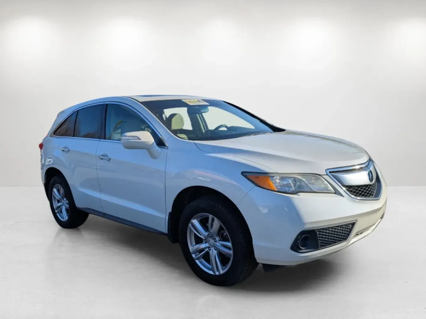 2014 Acura RDX (5J8TB3H34EL) with an Other engine, located at 7000 Northlake Connector, Columbus, GA, 31904, (706) 987-8085, 32.524975, -84.978134 - Are you in search of a reliable vehicle that can seamlessly enhance your daily commute while providing the comfort and style you deserve? Look no further! At Gils Auto in Phenix City, AL, we are thrilled to present a stunning 2014 Acura RDX that perfectly combines luxury, versatility, and practicali - Photo#2