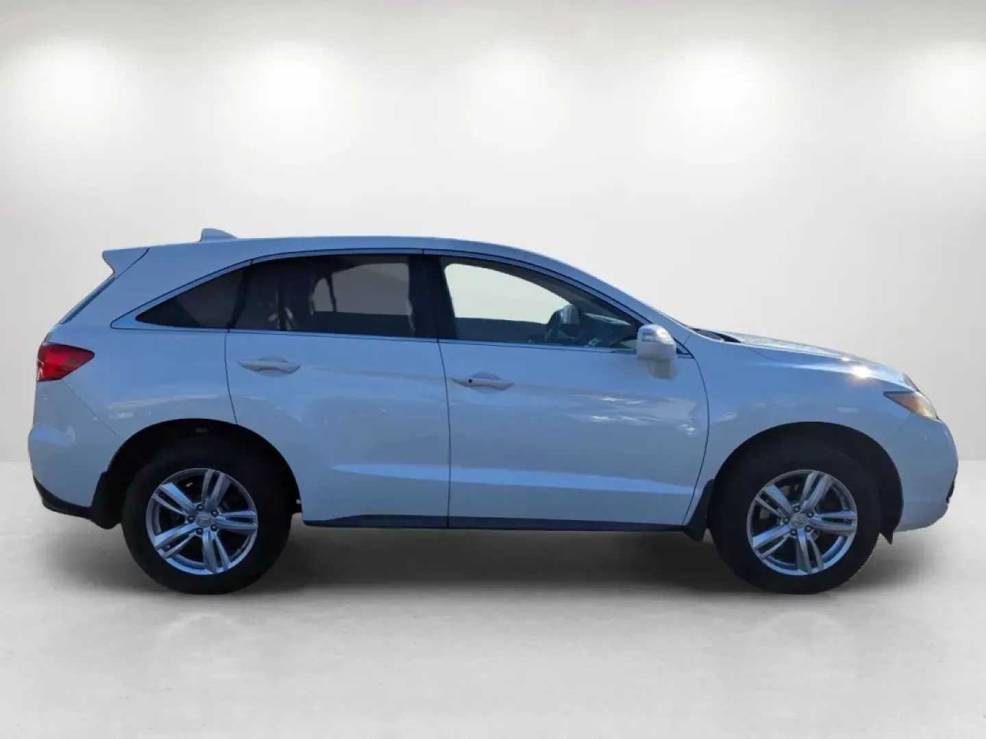 2014 Acura RDX (5J8TB3H34EL) with an Other engine, located at 7000 Northlake Connector, Columbus, GA, 31904, (706) 987-8085, 32.524975, -84.978134 - Are you in search of a reliable vehicle that can seamlessly enhance your daily commute while providing the comfort and style you deserve? Look no further! At Gils Auto in Phenix City, AL, we are thrilled to present a stunning 2014 Acura RDX that perfectly combines luxury, versatility, and practicali - Photo#3