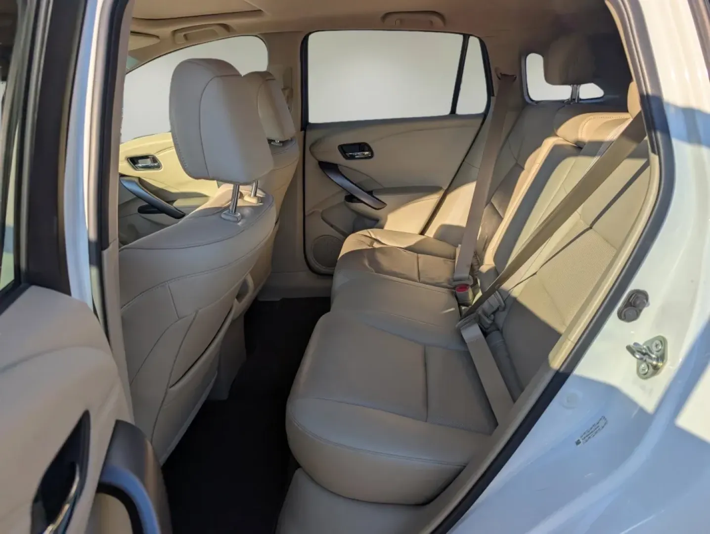 2014 Acura RDX (5J8TB3H34EL) with an Other engine, located at 7000 Northlake Connector, Columbus, GA, 31904, (706) 987-8085, 32.524975, -84.978134 - Are you in search of a reliable vehicle that can seamlessly enhance your daily commute while providing the comfort and style you deserve? Look no further! At Gils Auto in Phenix City, AL, we are thrilled to present a stunning 2014 Acura RDX that perfectly combines luxury, versatility, and practicali - Photo#10