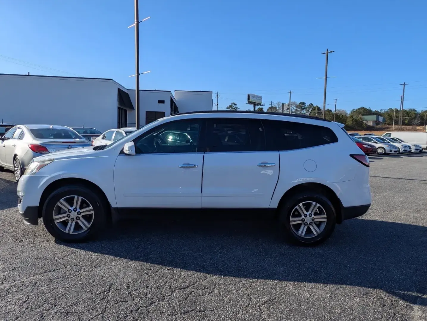 2016 /Ebony Chevrolet Traverse LT (1GNKRGKD6GJ) with an Other engine, located at 3959 U.S. 80 W, Phenix City, AL, 36870, (334) 297-4885, 32.469296, -85.135185 - 2016 Chevrolet Traverse LT - Photo#7