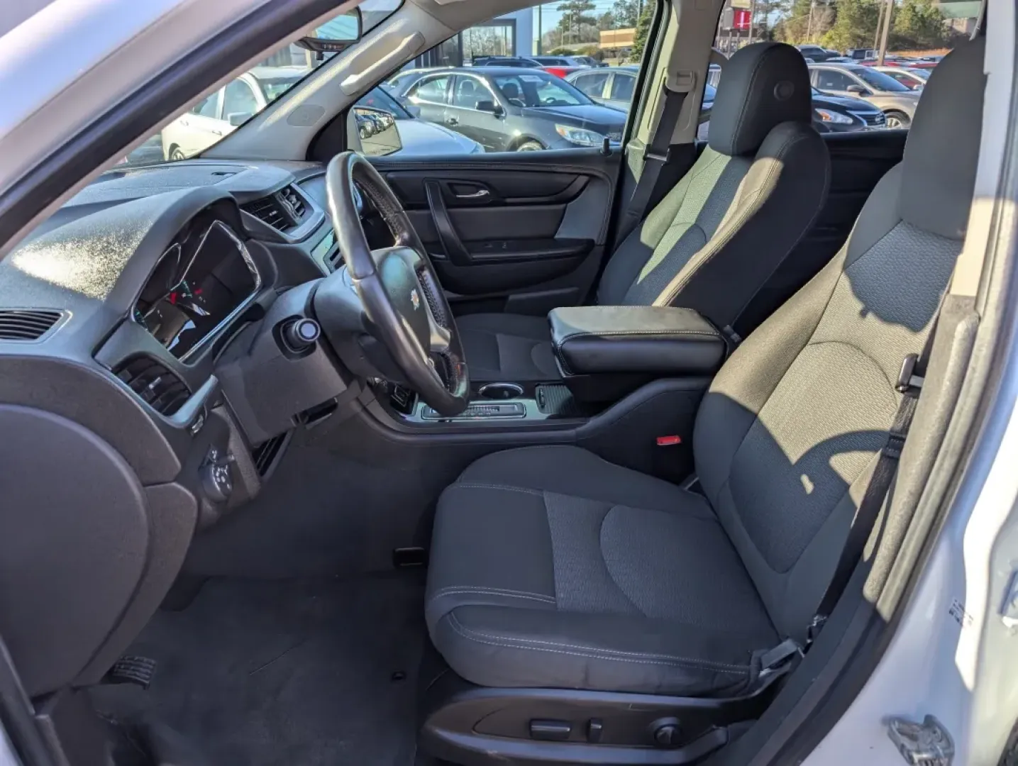 2016 /Ebony Chevrolet Traverse LT (1GNKRGKD6GJ) with an Other engine, located at 3959 U.S. 80 W, Phenix City, AL, 36870, (334) 297-4885, 32.469296, -85.135185 - 2016 Chevrolet Traverse LT - Photo#9