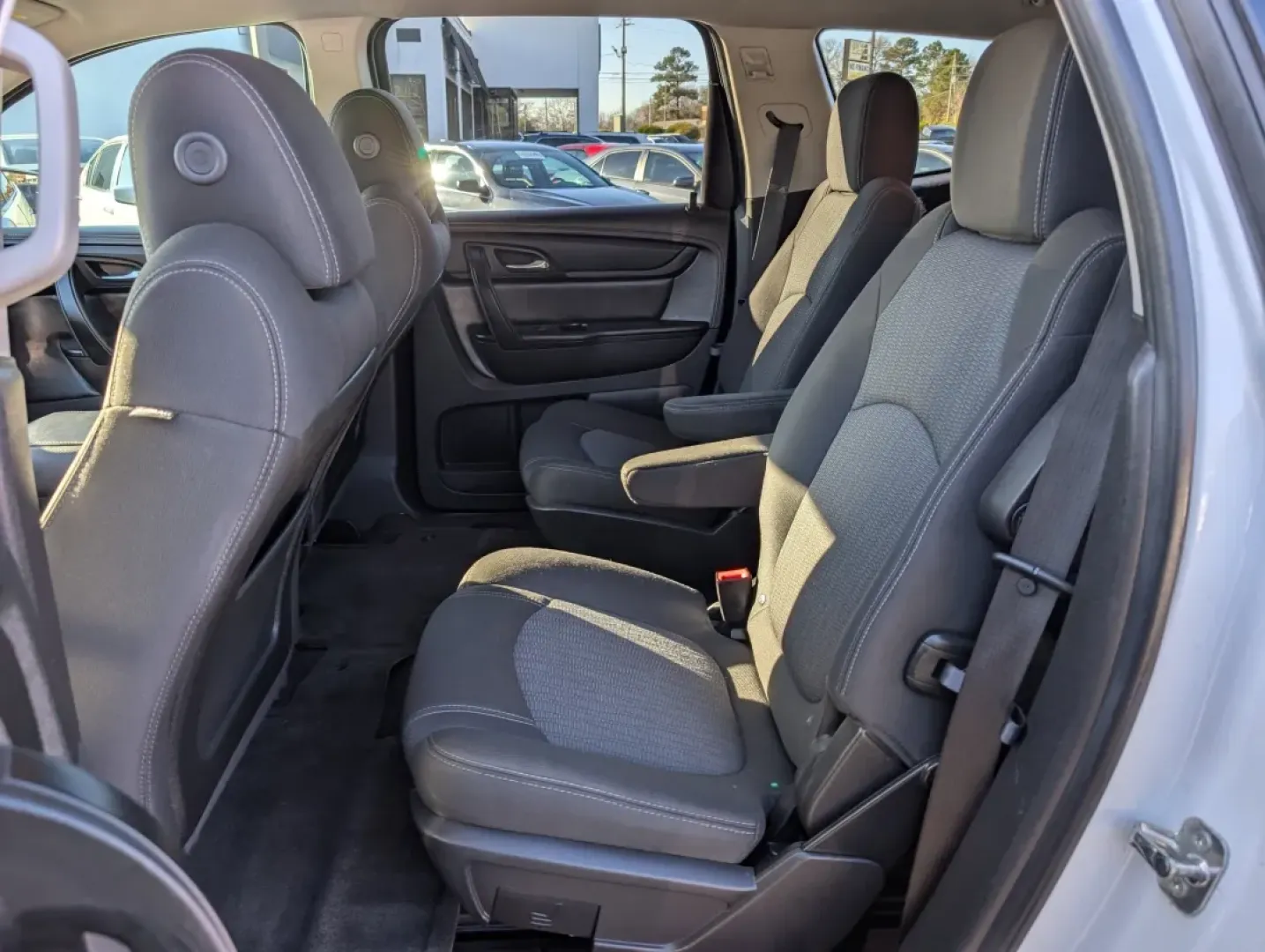 2016 /Ebony Chevrolet Traverse LT (1GNKRGKD6GJ) with an Other engine, located at 3959 U.S. 80 W, Phenix City, AL, 36870, (334) 297-4885, 32.469296, -85.135185 - 2016 Chevrolet Traverse LT - Photo#10