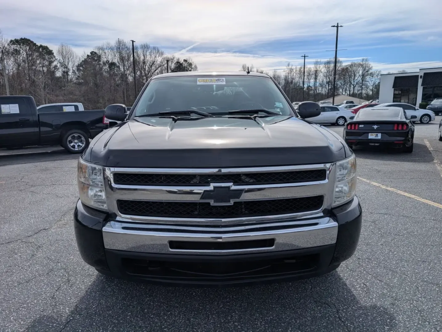 2010 /Ebony Chevrolet Silverado 1500 LT (1GCSKSE38AZ) with an Other engine, located at 3959 U.S. 80 W, Phenix City, AL, 36870, (334) 297-4885, 32.469296, -85.135185 - Looking for the perfect blend of ruggedness and comfort for your weekend adventures or daily commutes? Look no further! Introducing the 2010 Chevrolet Silverado 1500 LT, a versatile extended cab pickup that perfectly caters to both work and play. Whether you're a growing family in need of space or a - Photo#1