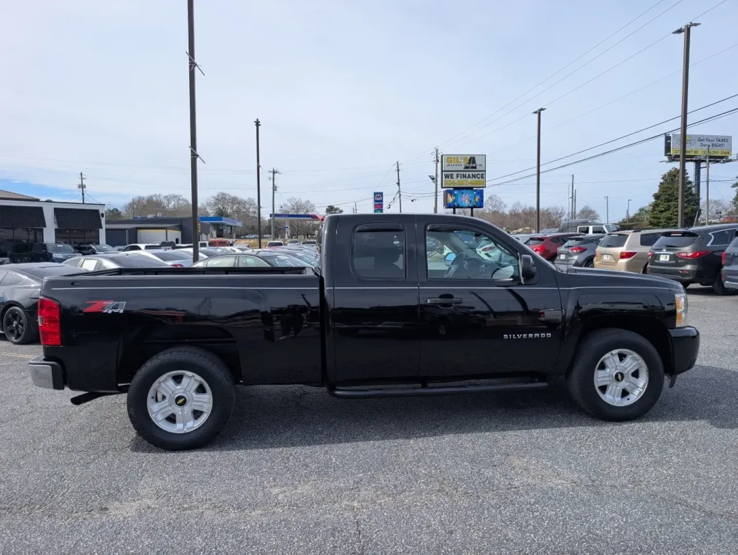 2010 /Ebony Chevrolet Silverado 1500 LT (1GCSKSE38AZ) with an Other engine, located at 3959 U.S. 80 W, Phenix City, AL, 36870, (334) 297-4885, 32.469296, -85.135185 - Looking for the perfect blend of ruggedness and comfort for your weekend adventures or daily commutes? Look no further! Introducing the 2010 Chevrolet Silverado 1500 LT, a versatile extended cab pickup that perfectly caters to both work and play. Whether you're a growing family in need of space or a - Photo#3