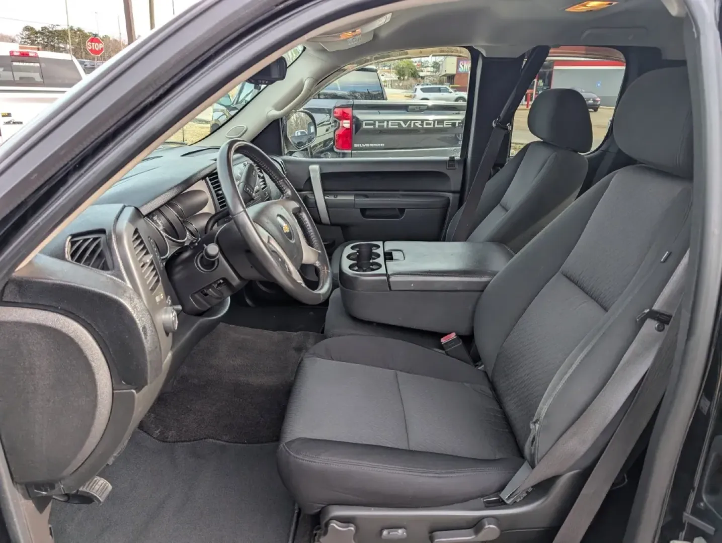 2010 /Ebony Chevrolet Silverado 1500 LT (1GCSKSE38AZ) with an Other engine, located at 3959 U.S. 80 W, Phenix City, AL, 36870, (334) 297-4885, 32.469296, -85.135185 - Looking for the perfect blend of ruggedness and comfort for your weekend adventures or daily commutes? Look no further! Introducing the 2010 Chevrolet Silverado 1500 LT, a versatile extended cab pickup that perfectly caters to both work and play. Whether you're a growing family in need of space or a - Photo#9