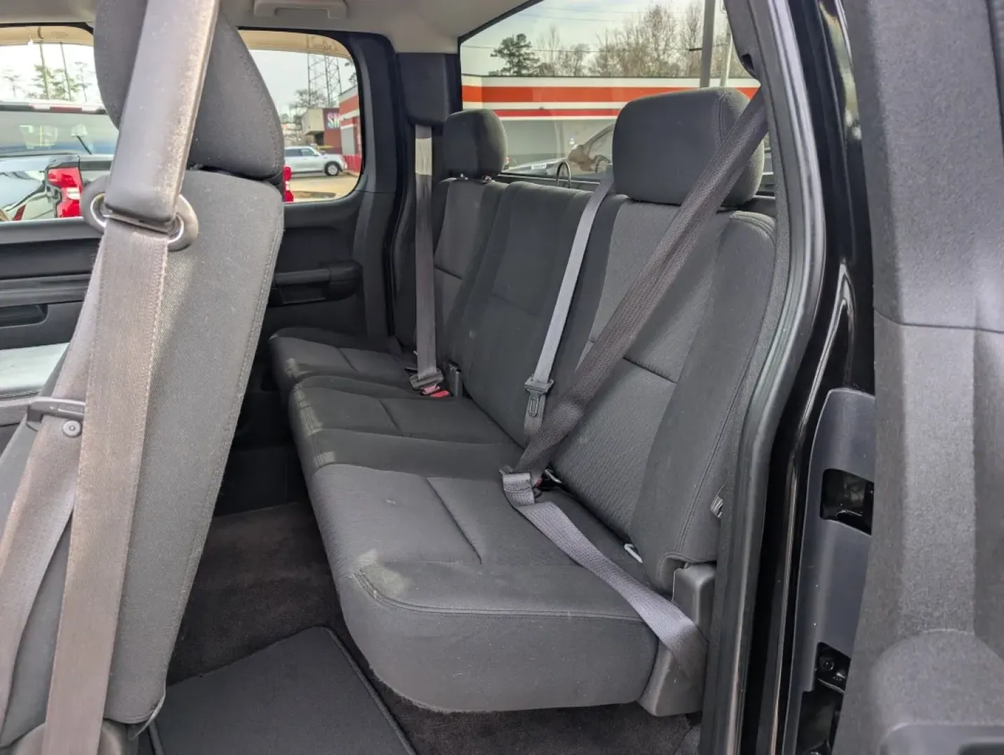 2010 /Ebony Chevrolet Silverado 1500 LT (1GCSKSE38AZ) with an Other engine, located at 3959 U.S. 80 W, Phenix City, AL, 36870, (334) 297-4885, 32.469296, -85.135185 - Looking for the perfect blend of ruggedness and comfort for your weekend adventures or daily commutes? Look no further! Introducing the 2010 Chevrolet Silverado 1500 LT, a versatile extended cab pickup that perfectly caters to both work and play. Whether you're a growing family in need of space or a - Photo#11