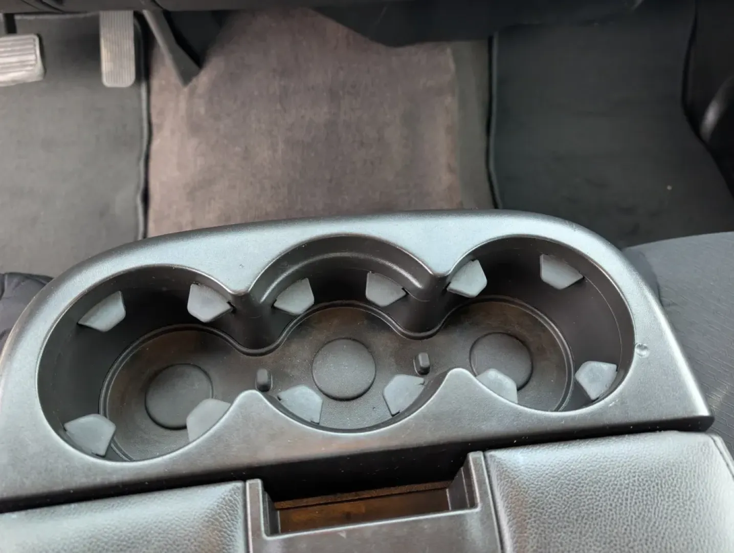 2010 /Ebony Chevrolet Silverado 1500 LT (1GCSKSE38AZ) with an Other engine, located at 3959 U.S. 80 W, Phenix City, AL, 36870, (334) 297-4885, 32.469296, -85.135185 - Looking for the perfect blend of ruggedness and comfort for your weekend adventures or daily commutes? Look no further! Introducing the 2010 Chevrolet Silverado 1500 LT, a versatile extended cab pickup that perfectly caters to both work and play. Whether you're a growing family in need of space or a - Photo#13