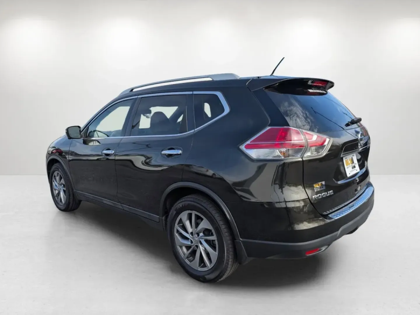 2015 /Almond Nissan Rogue SL (5N1AT2MT9FC) with an Other engine, located at 1430 Gateway Drive, Opelika, AL, 36801, (334) 239-0944, 32.637871, -85.409790 - **Explore Adventure and Comfort with the 2015 Nissan Rogue SL Perfect for Every Lifestyle!**<br /> <br /> Are you ready to elevate your daily drives or embark on unforgettable family road trips? The 2015 Nissan Rogue SL, available now at Gil's - Hwy 80 in Phenix City, AL, is the versatile SUV desig - Photo#6