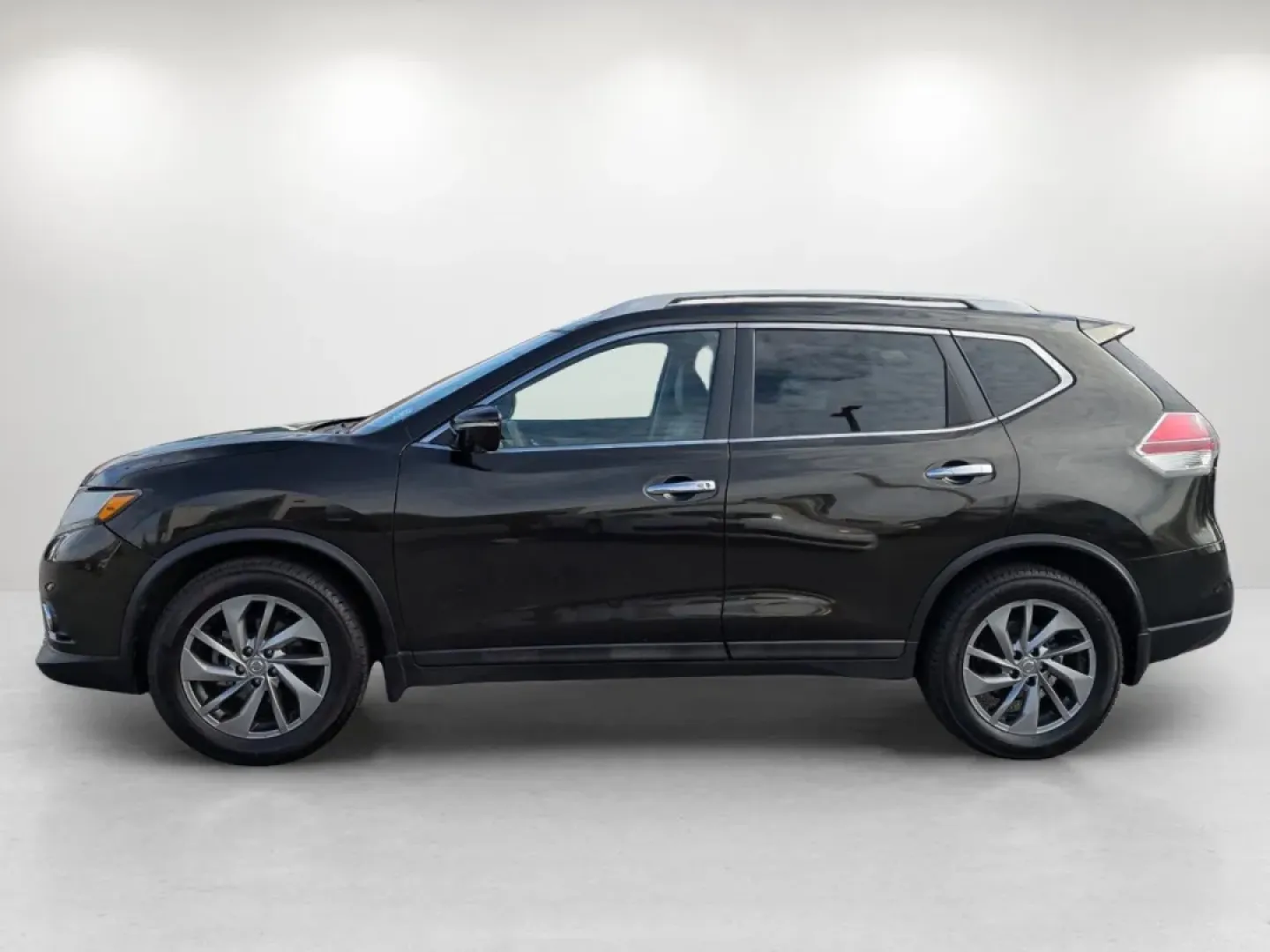 2015 /Almond Nissan Rogue SL (5N1AT2MT9FC) with an Other engine, located at 1430 Gateway Drive, Opelika, AL, 36801, (334) 239-0944, 32.637871, -85.409790 - **Explore Adventure and Comfort with the 2015 Nissan Rogue SL Perfect for Every Lifestyle!**<br /> <br /> Are you ready to elevate your daily drives or embark on unforgettable family road trips? The 2015 Nissan Rogue SL, available now at Gil's - Hwy 80 in Phenix City, AL, is the versatile SUV desig - Photo#7