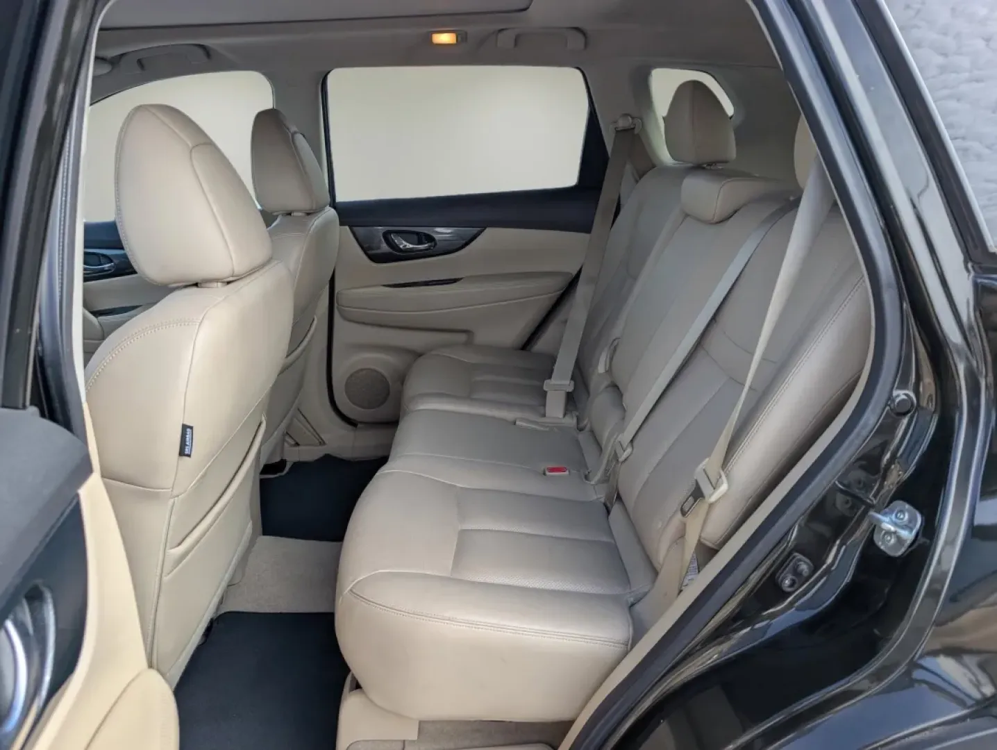 2015 /Almond Nissan Rogue SL (5N1AT2MT9FC) with an Other engine, located at 1430 Gateway Drive, Opelika, AL, 36801, (334) 239-0944, 32.637871, -85.409790 - **Explore Adventure and Comfort with the 2015 Nissan Rogue SL Perfect for Every Lifestyle!**<br /> <br /> Are you ready to elevate your daily drives or embark on unforgettable family road trips? The 2015 Nissan Rogue SL, available now at Gil's - Hwy 80 in Phenix City, AL, is the versatile SUV desig - Photo#10