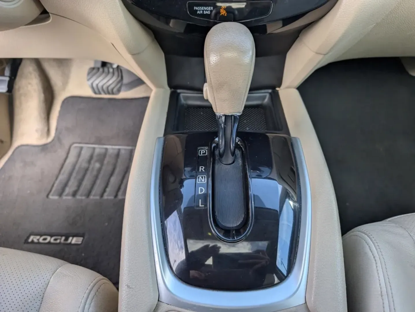 2015 /Almond Nissan Rogue SL (5N1AT2MT9FC) with an Other engine, located at 1430 Gateway Drive, Opelika, AL, 36801, (334) 239-0944, 32.637871, -85.409790 - **Explore Adventure and Comfort with the 2015 Nissan Rogue SL Perfect for Every Lifestyle!**<br /> <br /> Are you ready to elevate your daily drives or embark on unforgettable family road trips? The 2015 Nissan Rogue SL, available now at Gil's - Hwy 80 in Phenix City, AL, is the versatile SUV desig - Photo#13