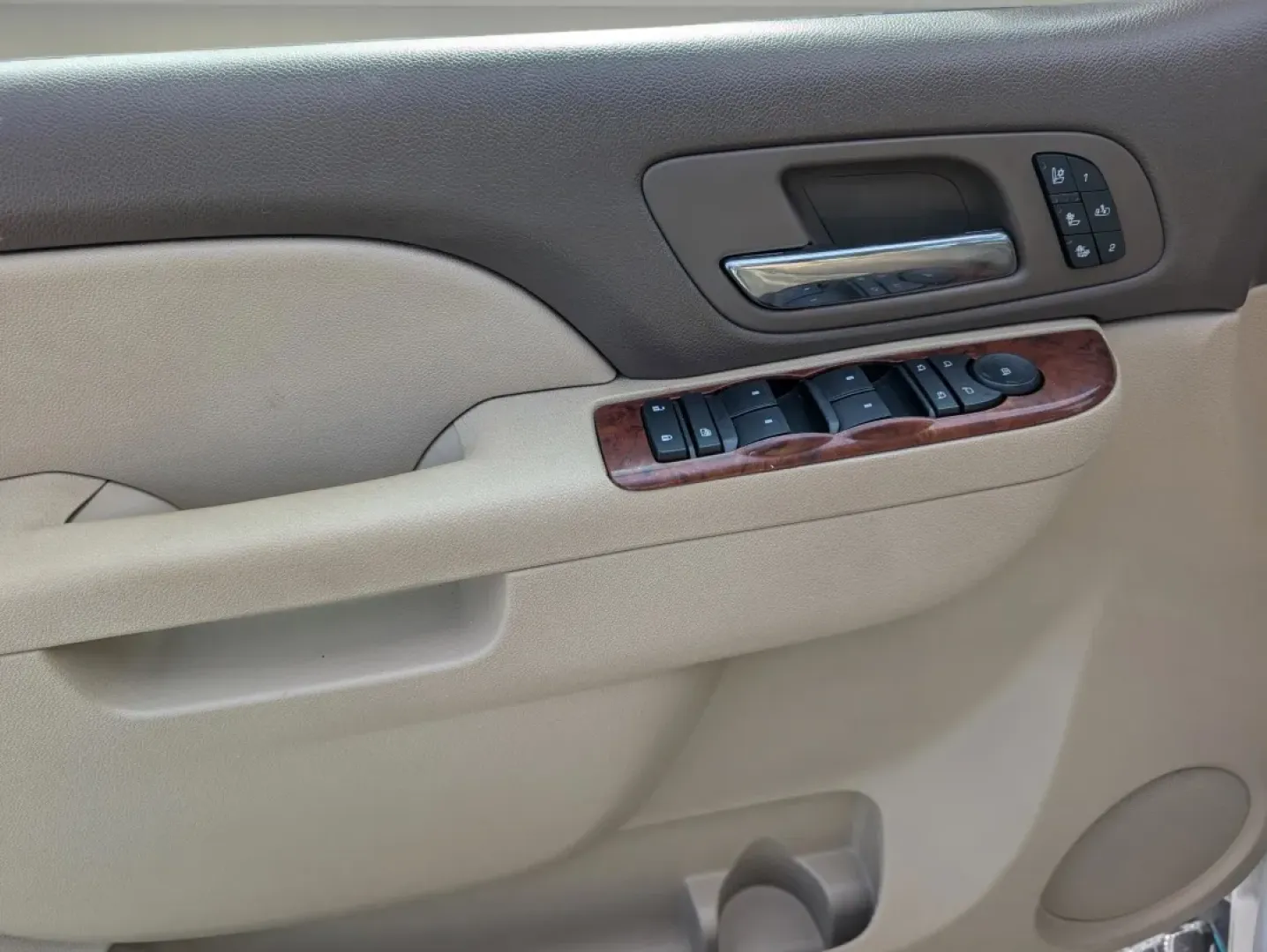 2011 /Light Cashmere/Dark Cashmere Chevrolet Suburban LTZ (1GNSCKE08BR) with an Other engine, located at 5115 14th Ave., Columbus, GA, 31904, (706) 323-0345, 32.511494, -84.971046 - Load up the whole crew, point the hood toward a weekend at Lakewood Park or a ball tournament across the river in Columbus, and enjoy the kind of full-size comfort that makes long drives feel easy-this 2011 Chevrolet Suburban LTZ is built for families, road-trippers, and anyone who needs serious spa - Photo#8