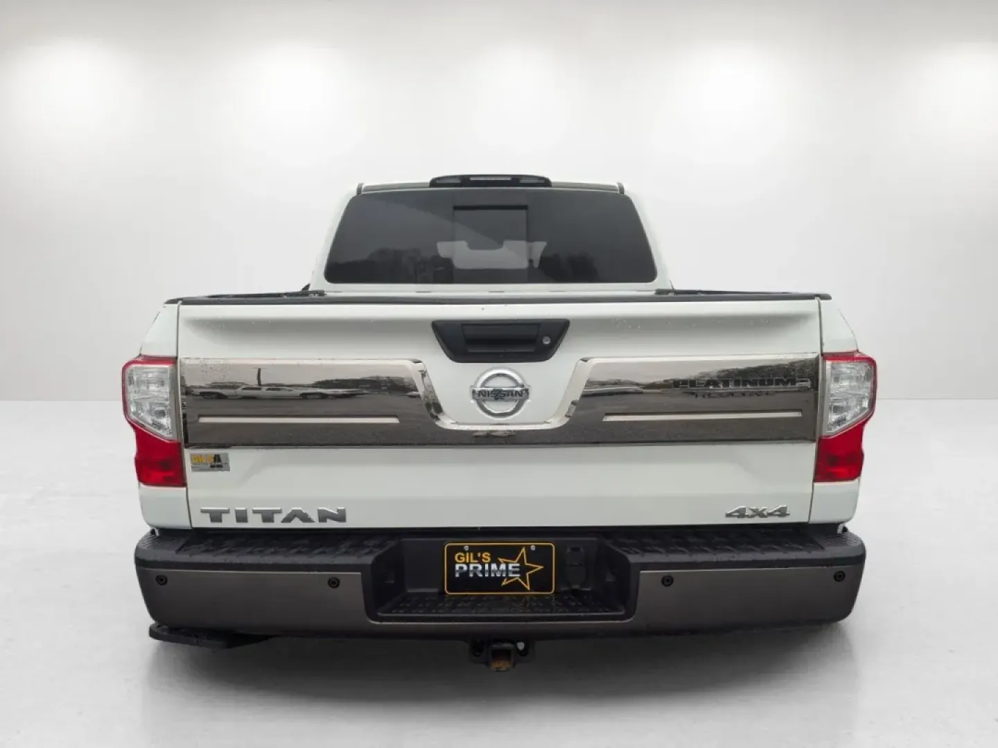 2018 /Black/Brown Nissan Titan Platinum Reserve (1N6AA1E59JN) with an Other engine, located at 804 22nd Ave, Phenix City, AL, 36870, (334) 297-1860, 32.484749, -85.024475 - Are you ready to elevate your driving experience and embrace a lifestyle filled with adventure? The 2018 Nissan Titan Platinum Reserve is here to make your journeys unforgettable! Whether you're navigating the bustling streets of Phenix City or heading off-road for a weekend getaway, this Crew Cab P - Photo#5