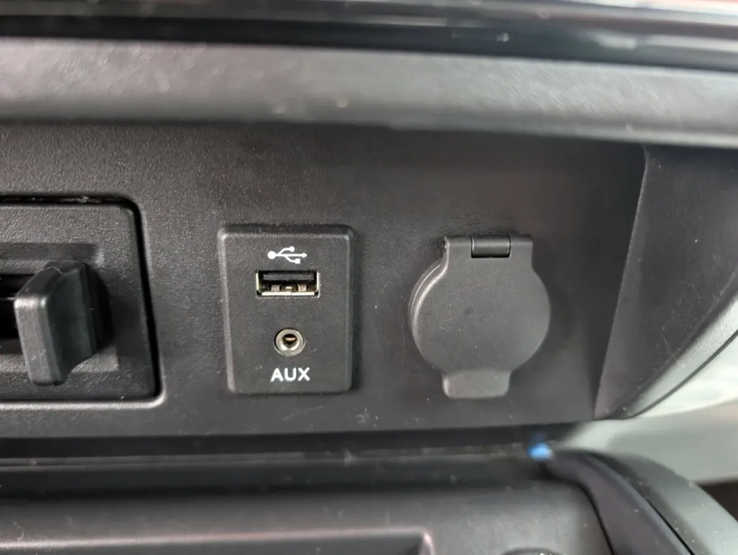 2018 /Black/Brown Nissan Titan Platinum Reserve (1N6AA1E59JN) with an Other engine, located at 804 22nd Ave, Phenix City, AL, 36870, (334) 297-1860, 32.484749, -85.024475 - Are you ready to elevate your driving experience and embrace a lifestyle filled with adventure? The 2018 Nissan Titan Platinum Reserve is here to make your journeys unforgettable! Whether you're navigating the bustling streets of Phenix City or heading off-road for a weekend getaway, this Crew Cab P - Photo#12