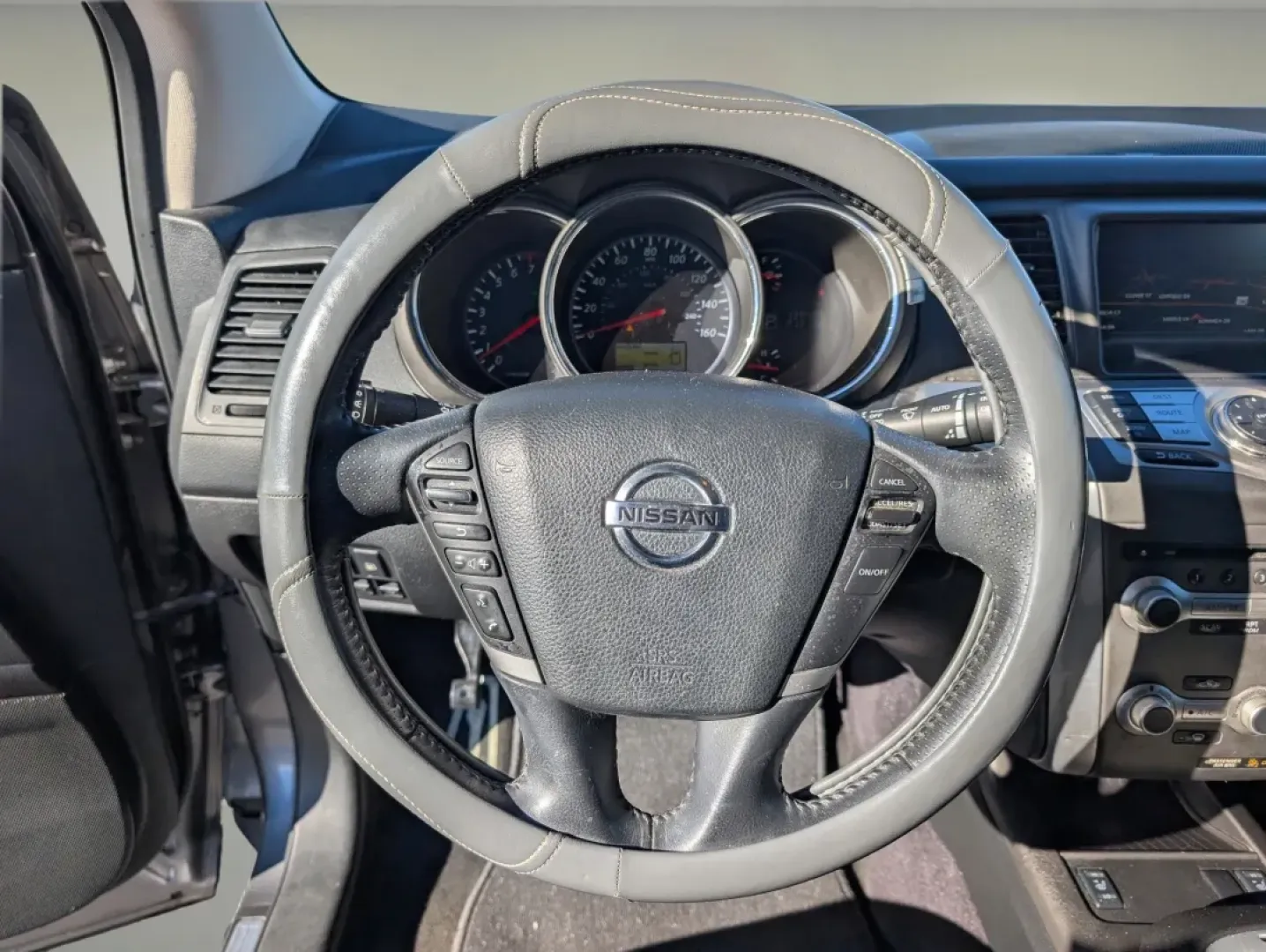 2014 /Black Nissan Murano SL (JN8AZ1MU6EW) with an Other engine, located at 5115 14th Ave., Columbus, GA, 31904, (706) 323-0345, 32.511494, -84.971046 - Discover the perfect blend of elegance and functionality with our 2014 Nissan Murano SL, now available at Gils Auto in Phenix City, AL. This stunning SUV is not just a vehicle; it's a dynamic lifestyle choice for those who crave adventure without sacrificing comfort. Whether you're embarking on fami - Photo#16