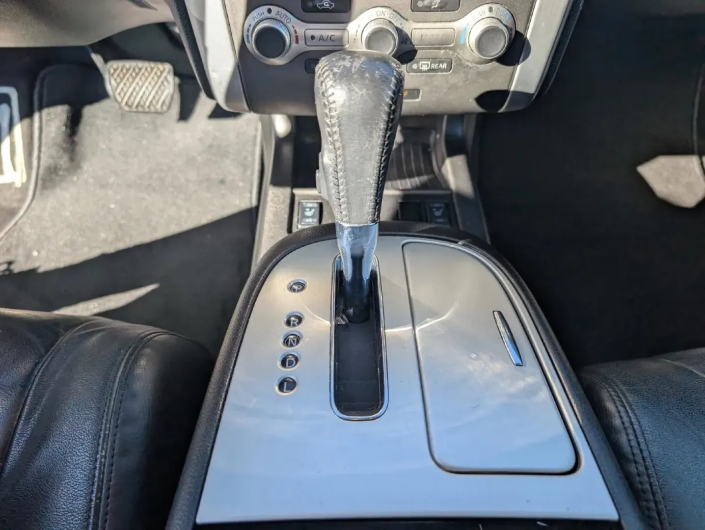 2014 /Black Nissan Murano SL (JN8AZ1MU6EW) with an Other engine, located at 5115 14th Ave., Columbus, GA, 31904, (706) 323-0345, 32.511494, -84.971046 - Discover the perfect blend of elegance and functionality with our 2014 Nissan Murano SL, now available at Gils Auto in Phenix City, AL. This stunning SUV is not just a vehicle; it's a dynamic lifestyle choice for those who crave adventure without sacrificing comfort. Whether you're embarking on fami - Photo#13