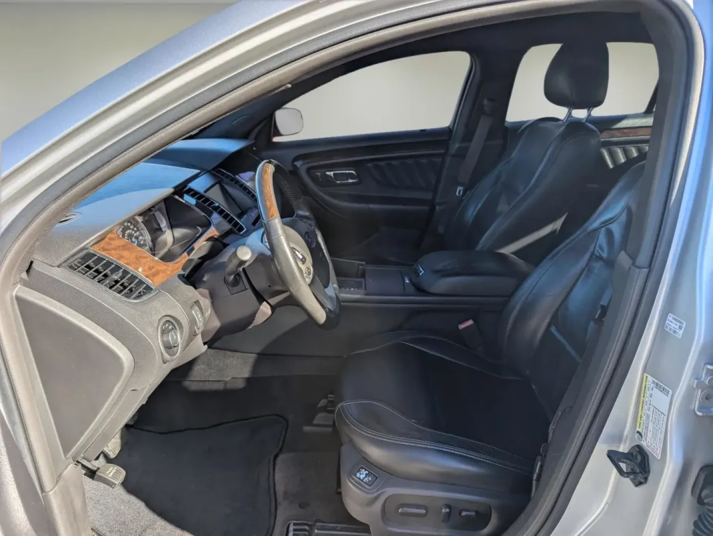 2013 Ford Taurus Limited (1FAHP2F80DG) with an Other engine, located at 5115 14th Ave., Columbus, GA, 31904, (706) 323-0345, 32.511494, -84.971046 - **Elevate Your Daily Drive with the 2013 Ford Taurus Limited at Gils Auto!**<br /> <br /> Are you searching for a reliable sedan that blends comfort and style for your daily commute or family outings? Look no further! At Gils Auto, located at 3959 U.S. 80 W, Phenix City, AL 36870, we proudly offer t - Photo#8