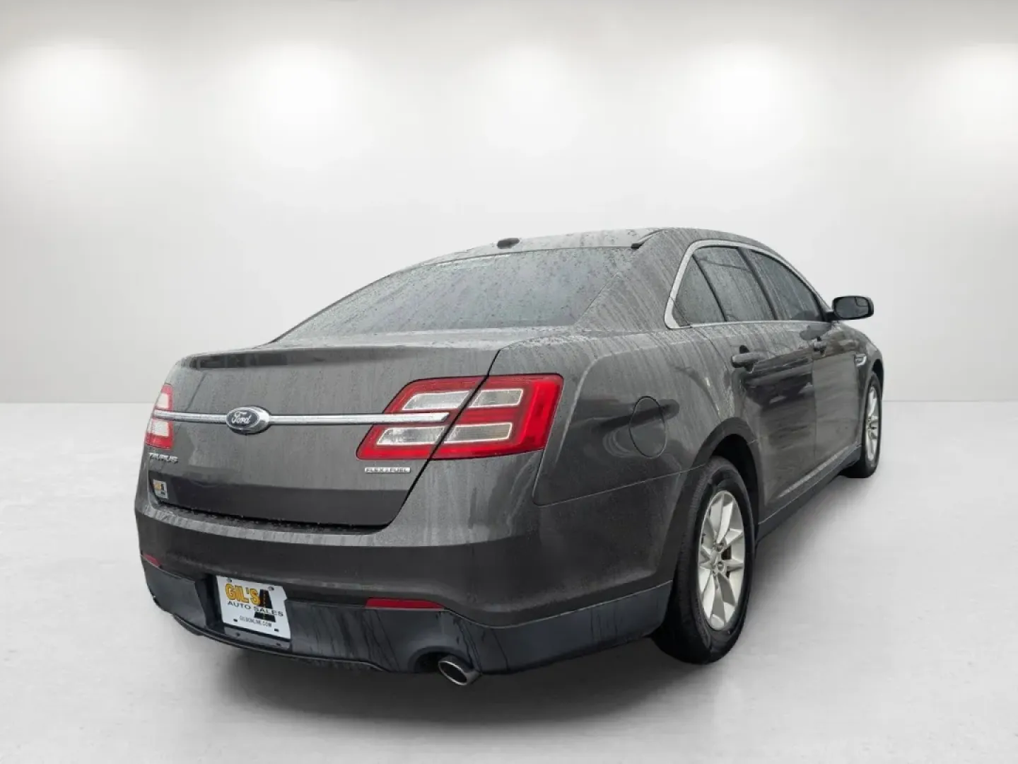 2015 Ford Taurus SE (1FAHP2D81FG) with an Other engine, located at 1430 Gateway Drive, Opelika, AL, 36801, (334) 239-0944, 32.637871, -85.409790 - Explore the open road with confidence in this 2015 Ford Taurus SE, an ideal vehicle for budget-conscious buyers in search of a reliable sedan. Whether you're navigating the hustle and bustle of Phenix City or embarking on weekend adventures, this Taurus offers the perfect blend of comfort, safety, a - Photo#4