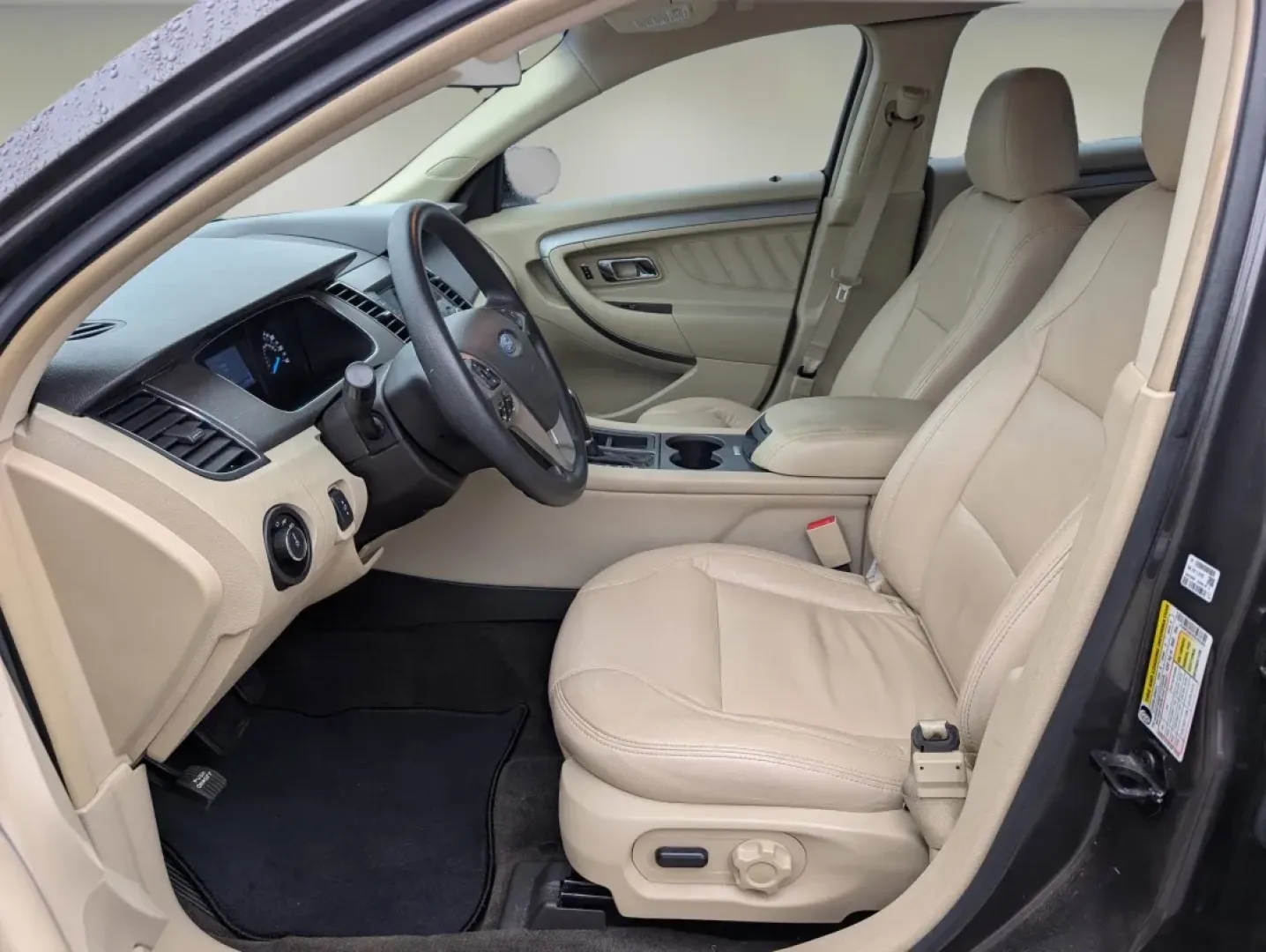 2015 Ford Taurus SE (1FAHP2D81FG) with an Other engine, located at 1430 Gateway Drive, Opelika, AL, 36801, (334) 239-0944, 32.637871, -85.409790 - Explore the open road with confidence in this 2015 Ford Taurus SE, an ideal vehicle for budget-conscious buyers in search of a reliable sedan. Whether you're navigating the hustle and bustle of Phenix City or embarking on weekend adventures, this Taurus offers the perfect blend of comfort, safety, a - Photo#9